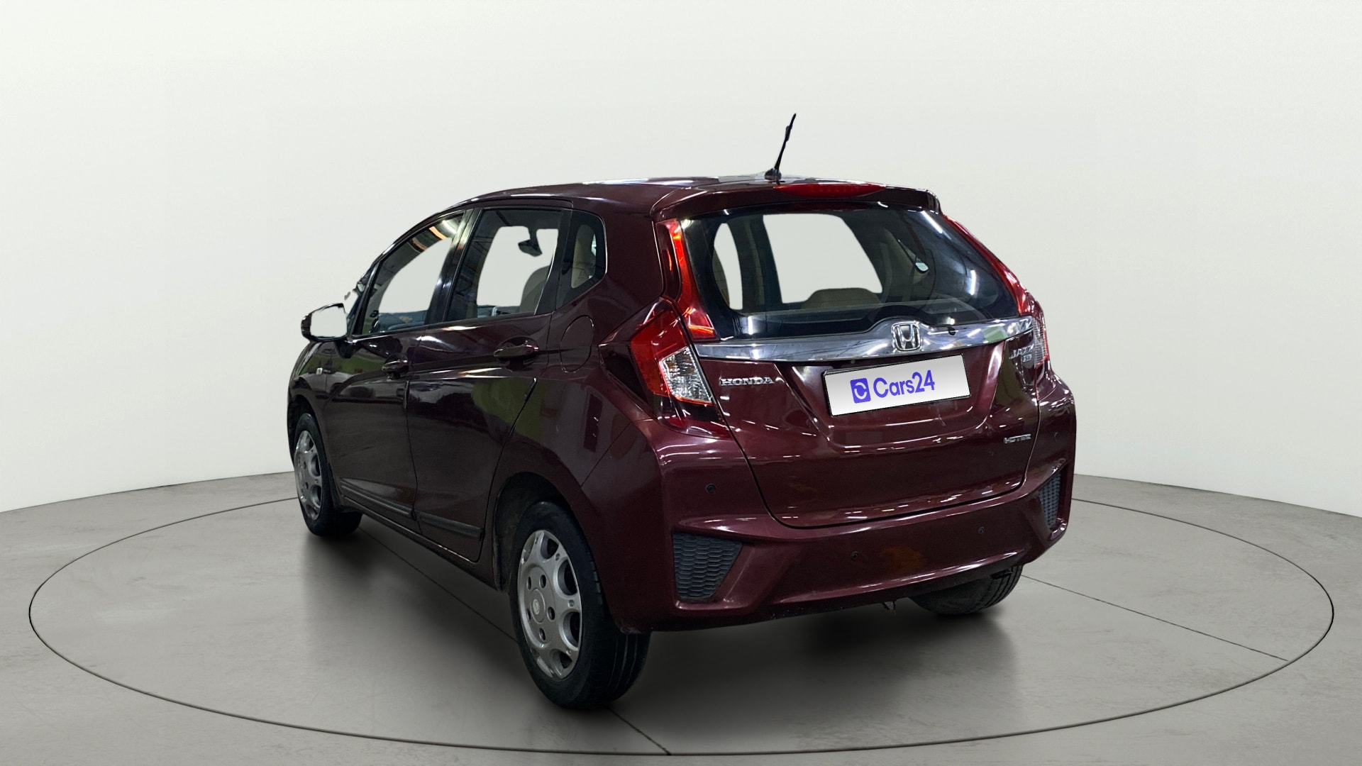 View 2017 Honda Jazz E MT Diesel Image 2 Used 2017 Honda Jazz E MT Diesel Image 2