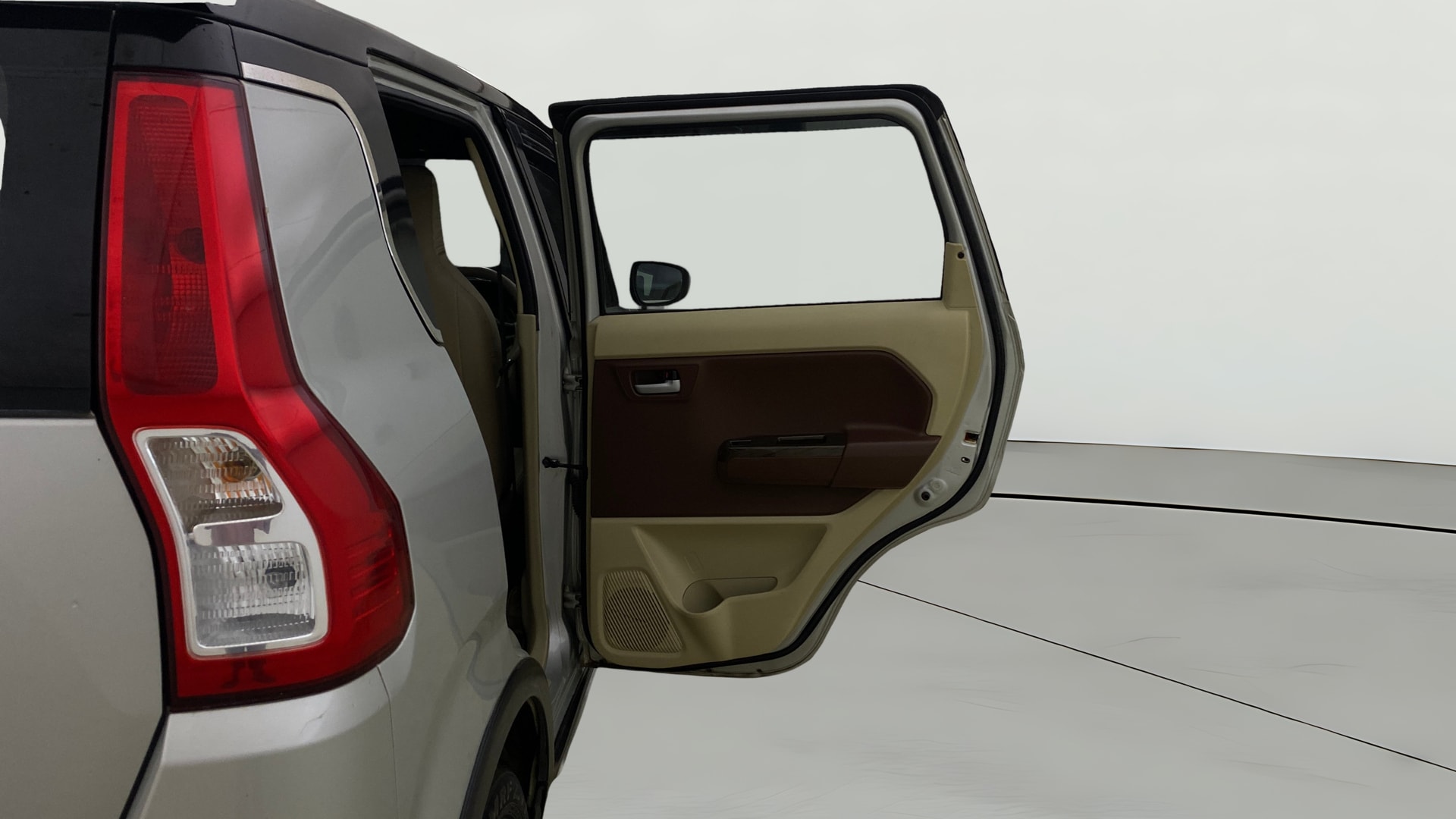 View 2023 Maruti Suzuki 1000 Base Variant Image 7 Used 2023 Maruti Suzuki 1000 Base Variant Image 7
