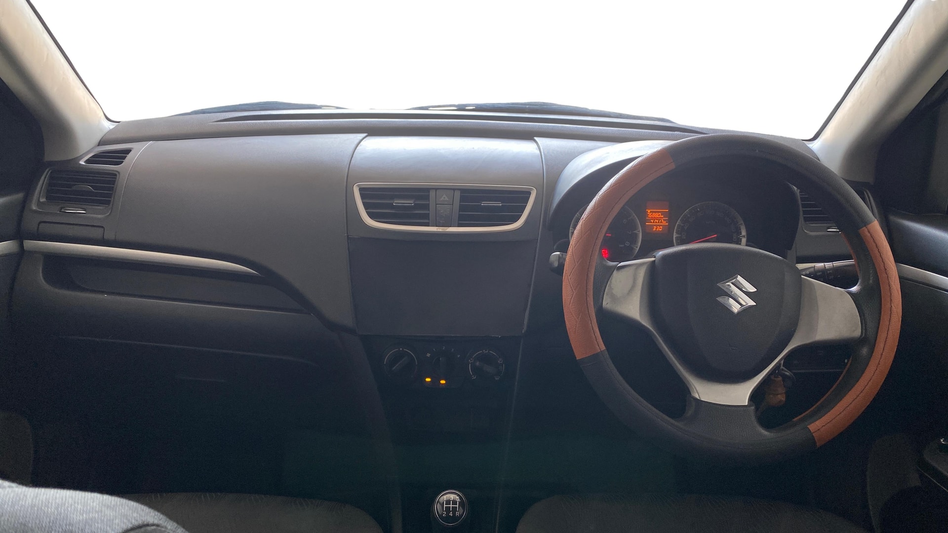 View 2014 Maruti Suzuki 1000 Base Variant Image 15 Used 2014 Maruti Suzuki 1000 Base Variant Image 15