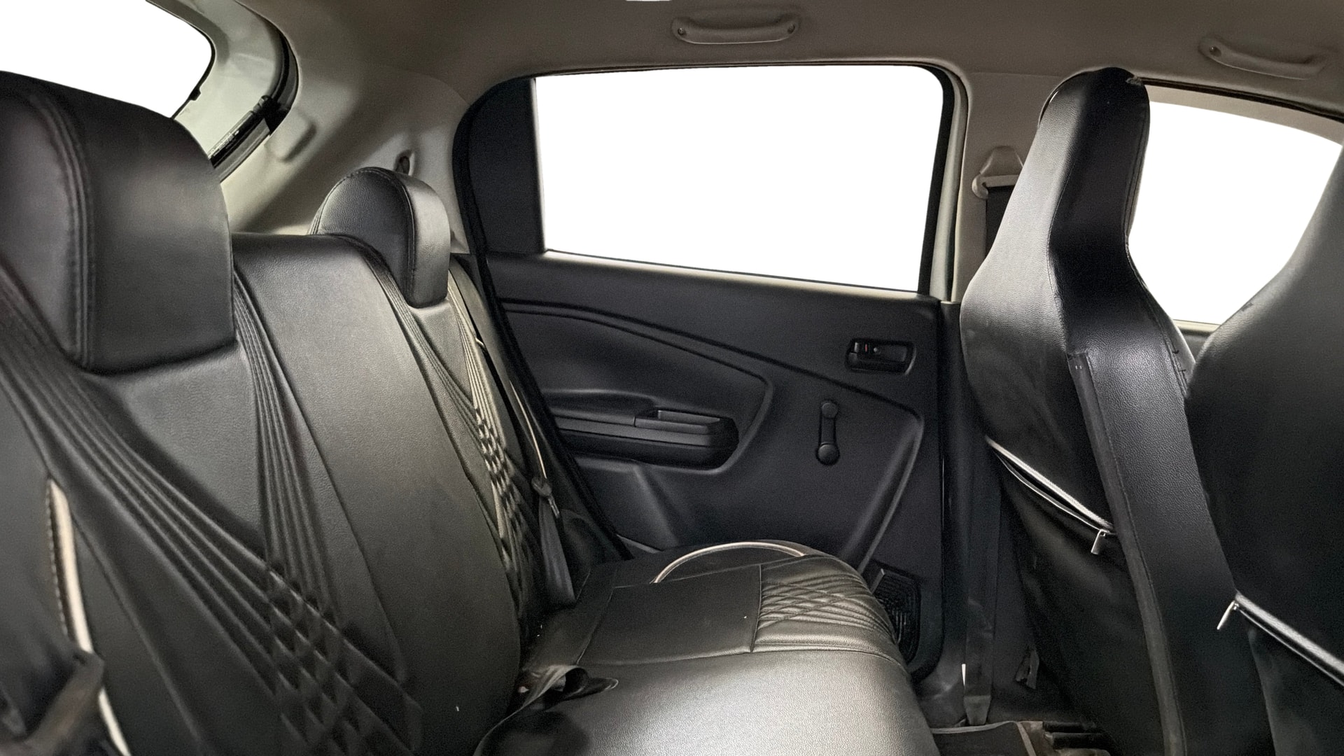 View 2024 Maruti Suzuki 1000 Base Variant Image 29 Used 2024 Maruti Suzuki 1000 Base Variant Image 29