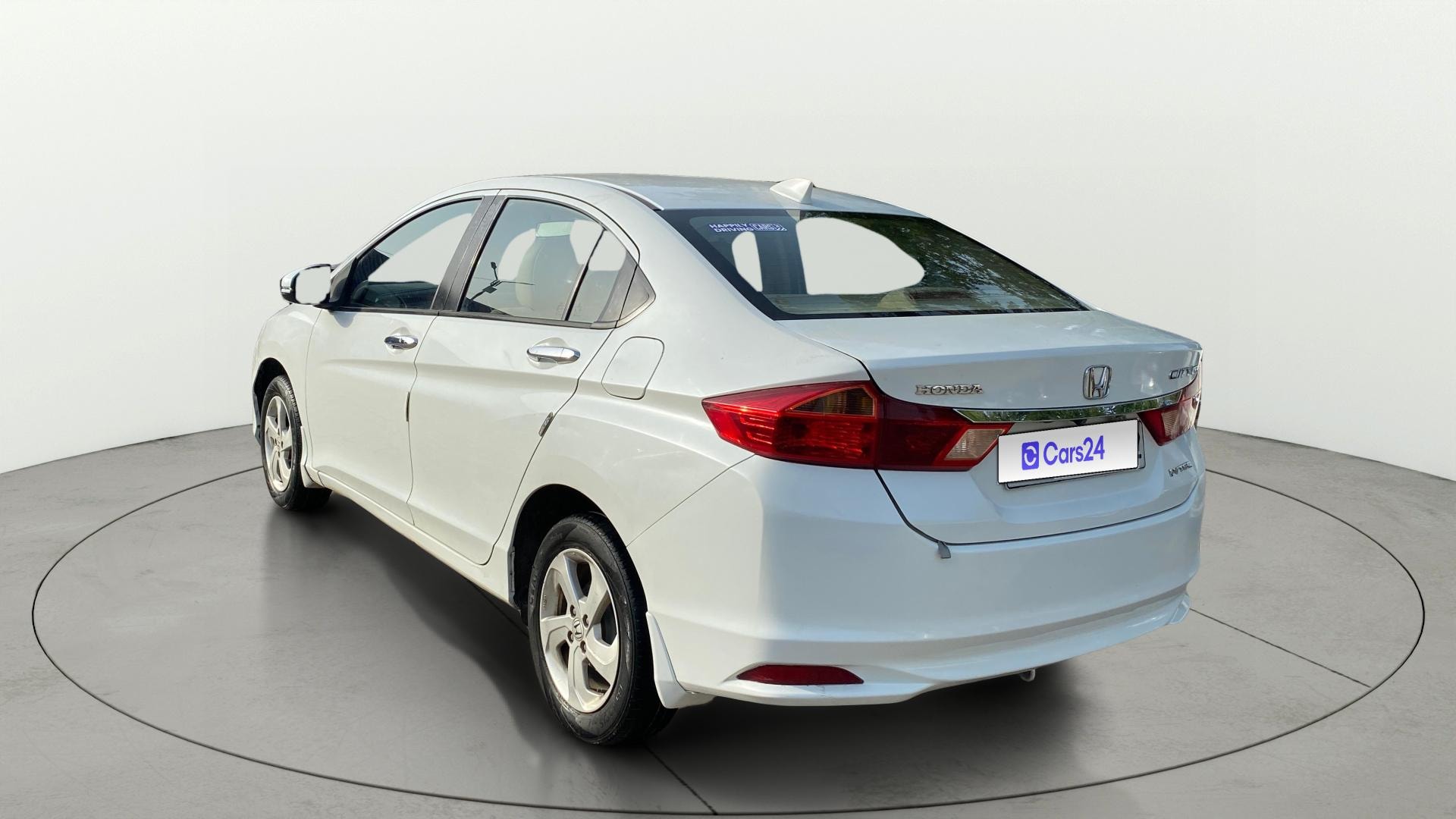 View 2015 Honda City ZX MT Diesel Anniversary Edition Image 2 Used 2015 Honda City ZX MT Diesel Anniversary Edition Image 2