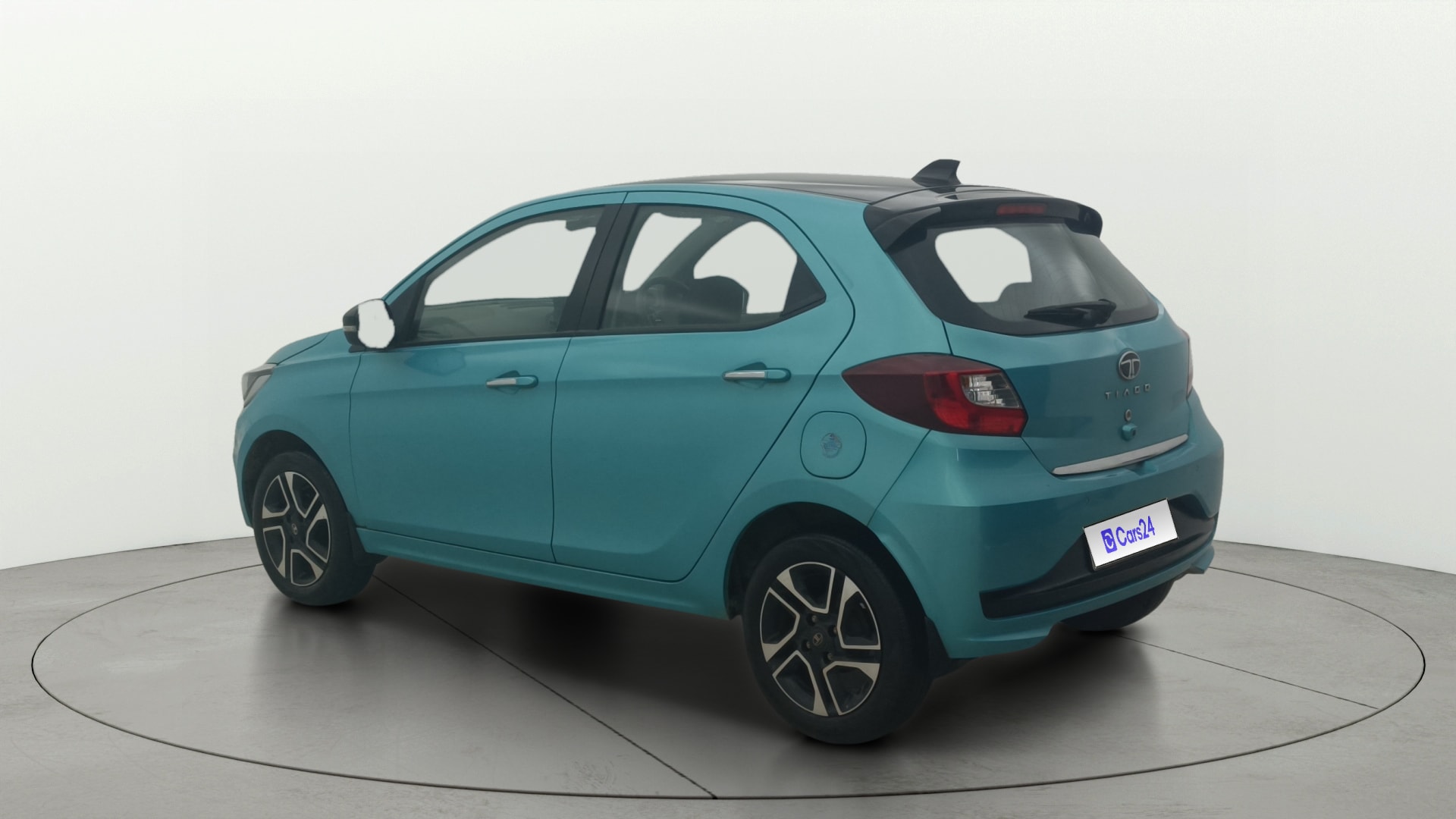 View 2025 Tata Tiago Revotorq XB Image 2 Used 2025 Tata Tiago Revotorq XB Image 2