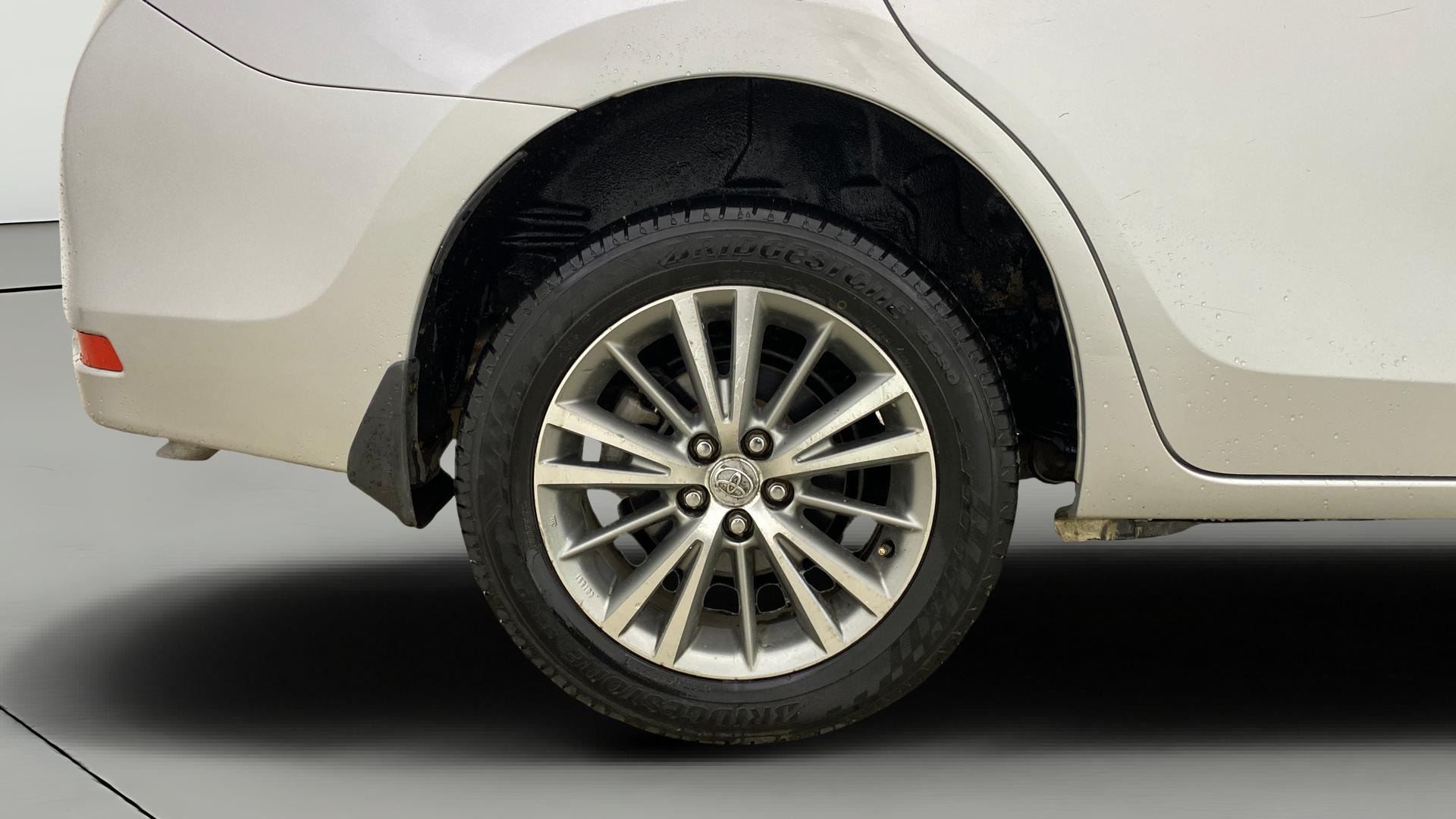 View 2015 Toyota Corolla Altis 1.8 VL AT Image 32 Used 2015 Toyota Corolla Altis 1.8 VL AT Image 32