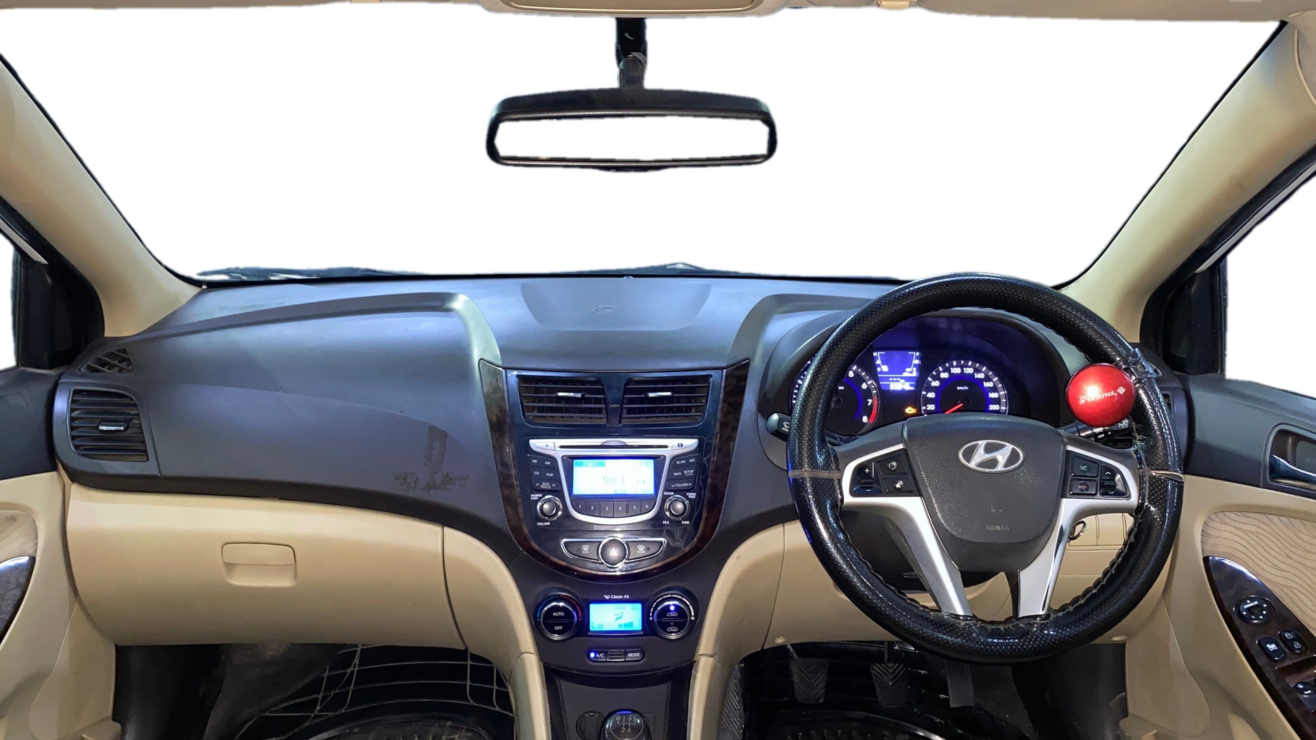 View 2013 Hyundai Fluidic Verna 1.6 VTVT EX Image 29 Used 2013 Hyundai Fluidic Verna 1.6 VTVT EX Image 29