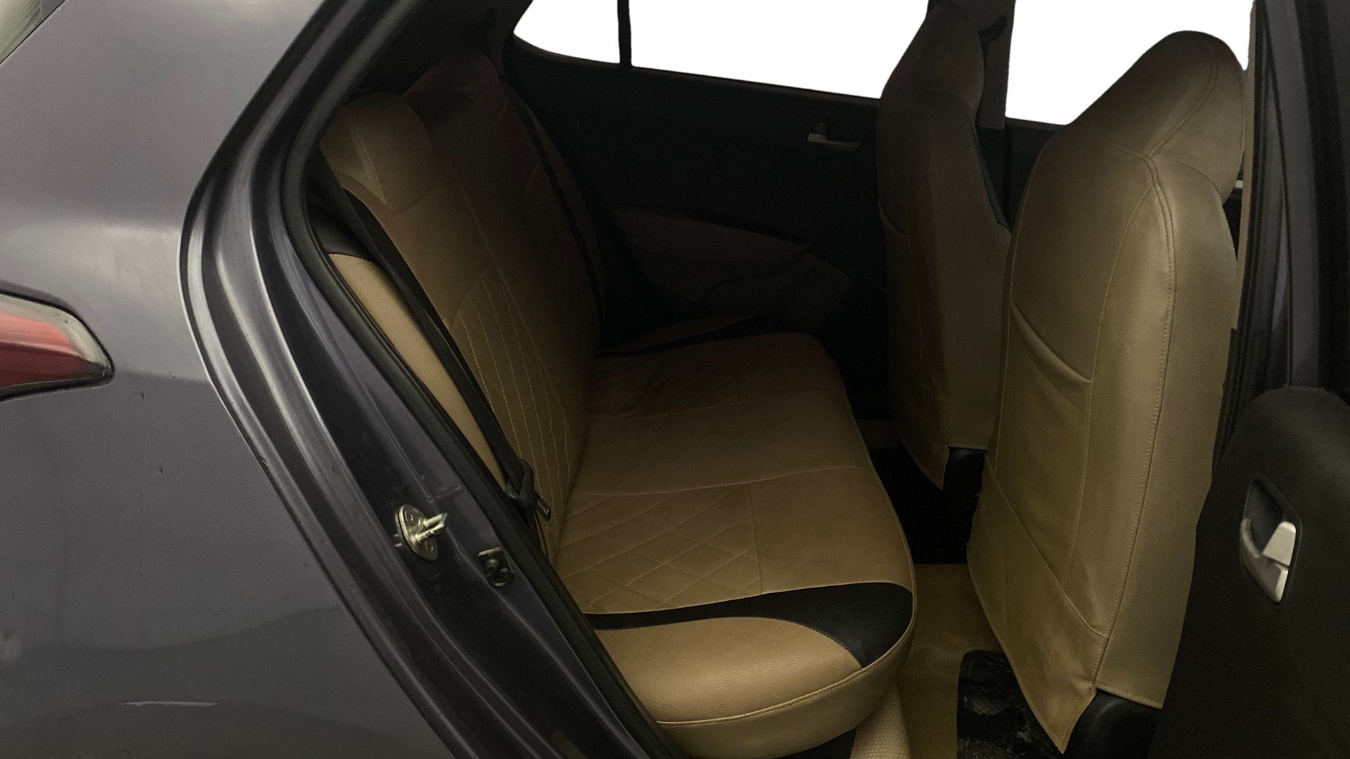 View 2014 Hyundai Grand i10 Sportz 1.2 Kappa Image 28 Used 2014 Hyundai Grand i10 Sportz 1.2 Kappa Image 28