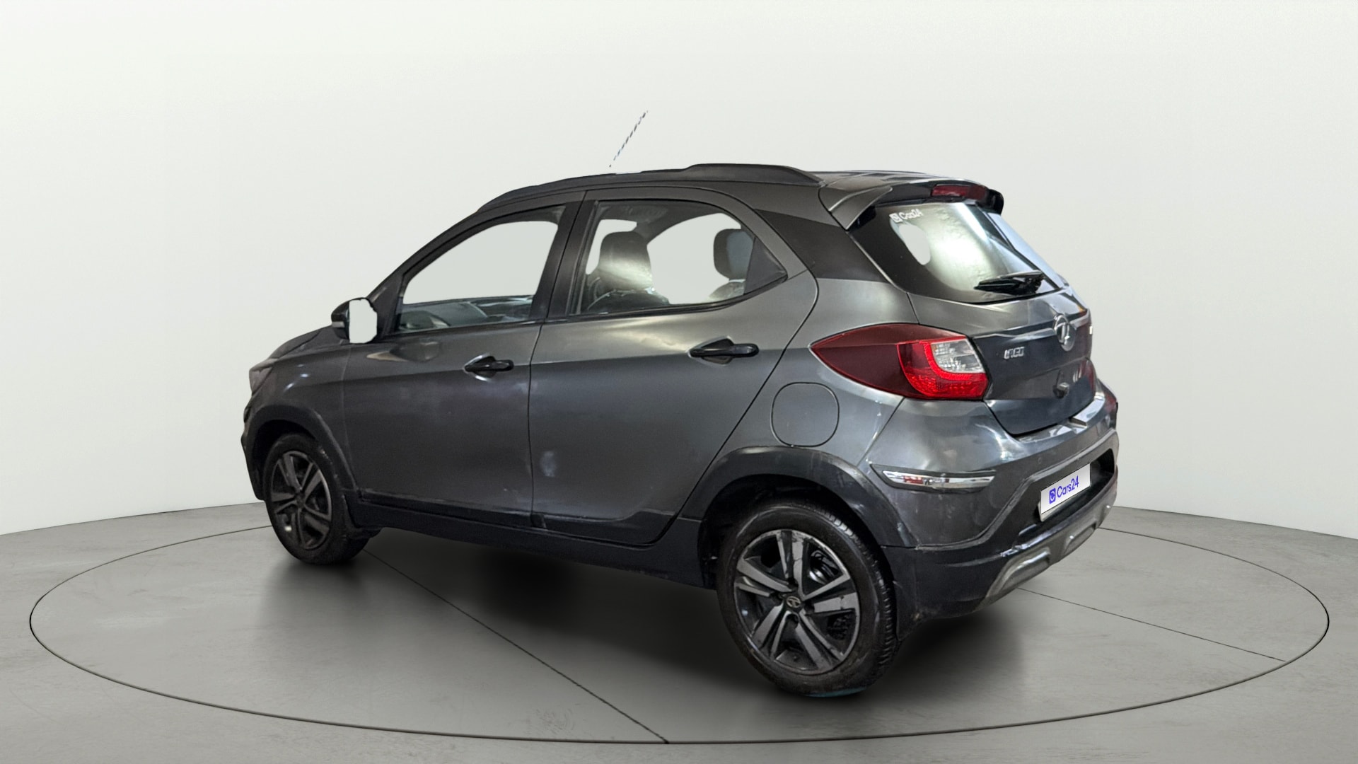 View 2021 Tata Tiago NRG XZ Revotron AMT Image 2 Used 2021 Tata Tiago NRG XZ Revotron AMT Image 2