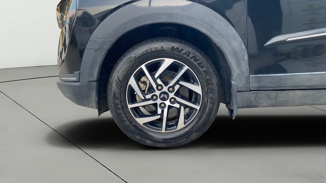 View Mahindra XUV 3XO Image 36 Used Mahindra XUV 3XO Image 36