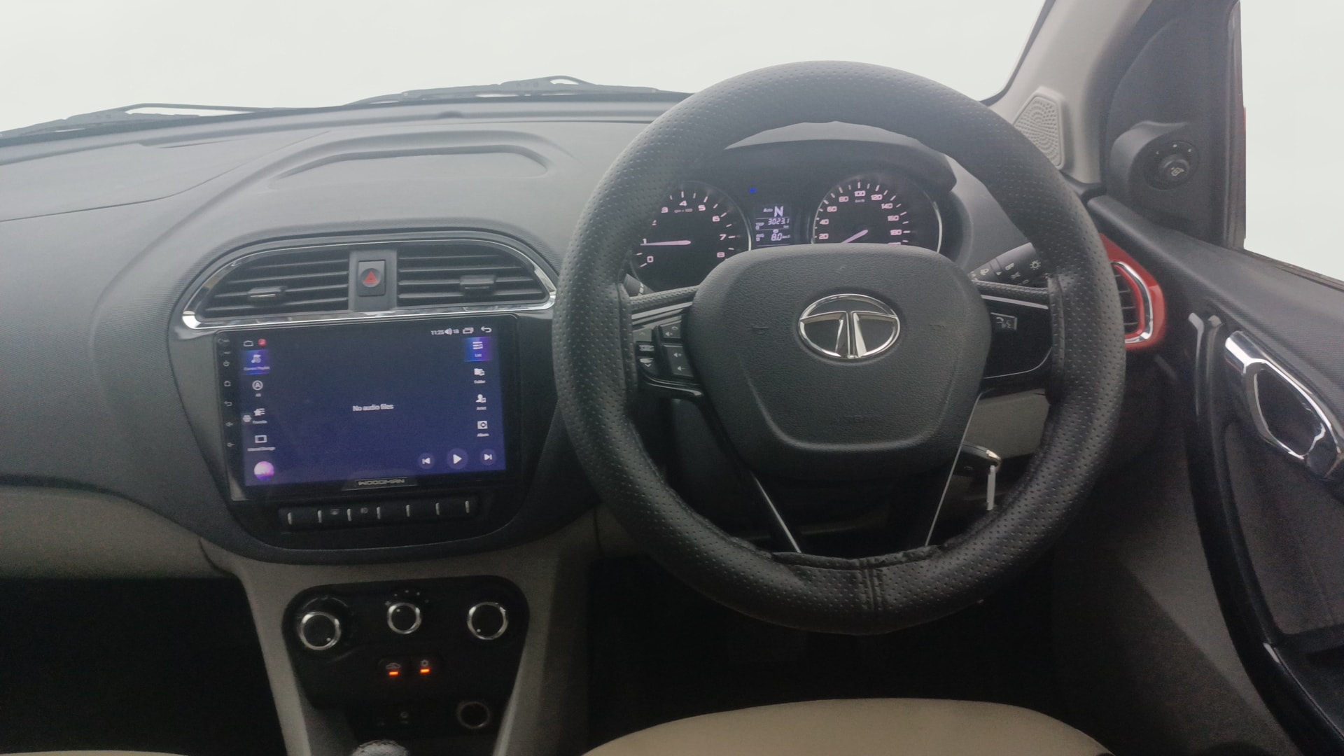 View 2019 Tata Tiago Revotorq XB Image 12 Used 2019 Tata Tiago Revotorq XB Image 12