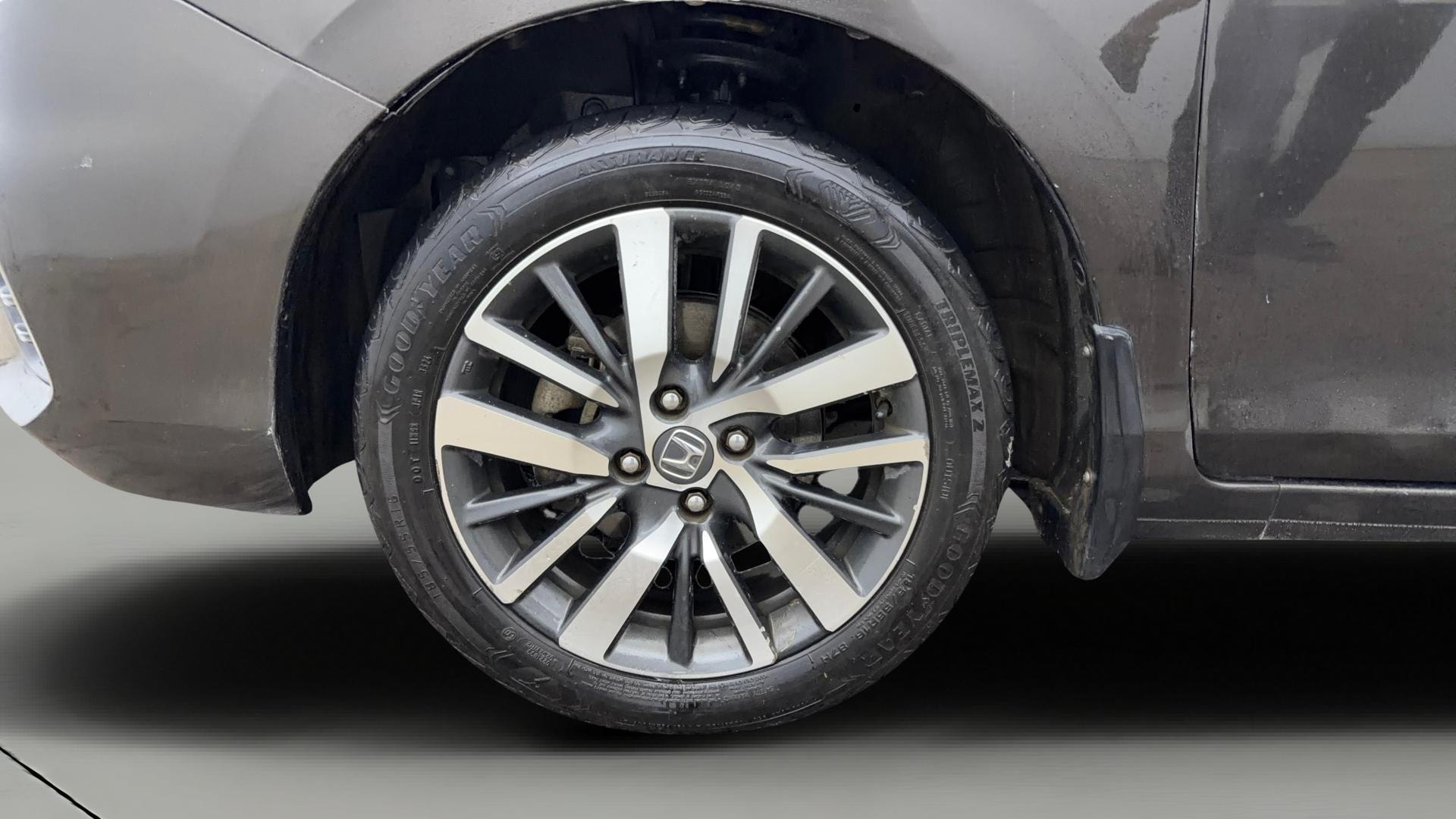 View 2022 Honda City ZX MT Diesel Anniversary Edition Image 34 Used 2022 Honda City ZX MT Diesel Anniversary Edition Image 34