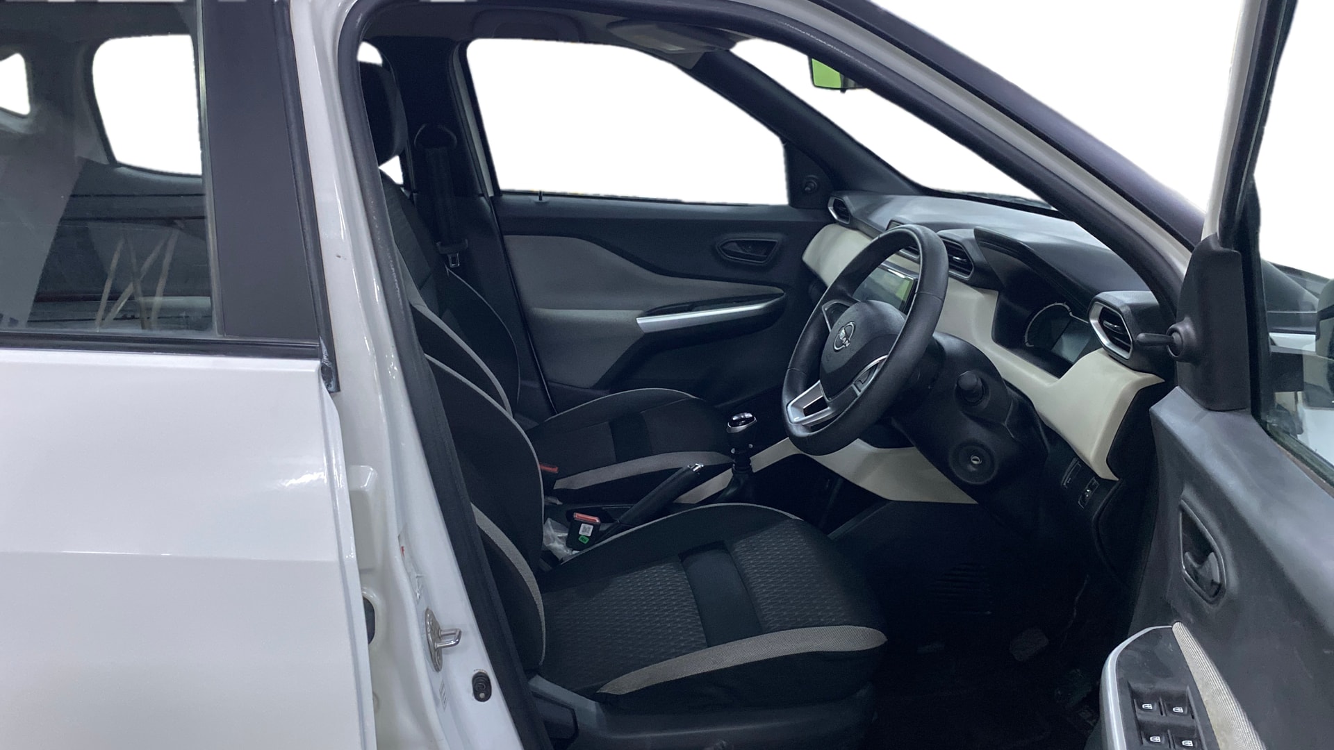 View 2024 Nissan Magnite XE Image 17 Used 2024 Nissan Magnite XE Image 17