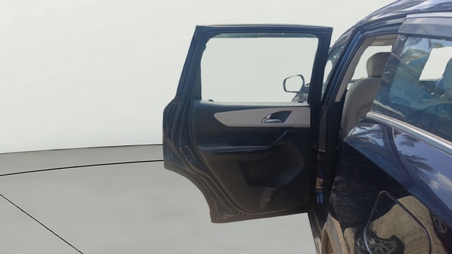 View Mahindra XUV700 Image 23 Used Mahindra XUV700 Image 23