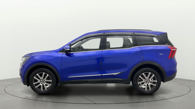 View Mahindra XUV700 Image 28 Used Mahindra XUV700 Image 28