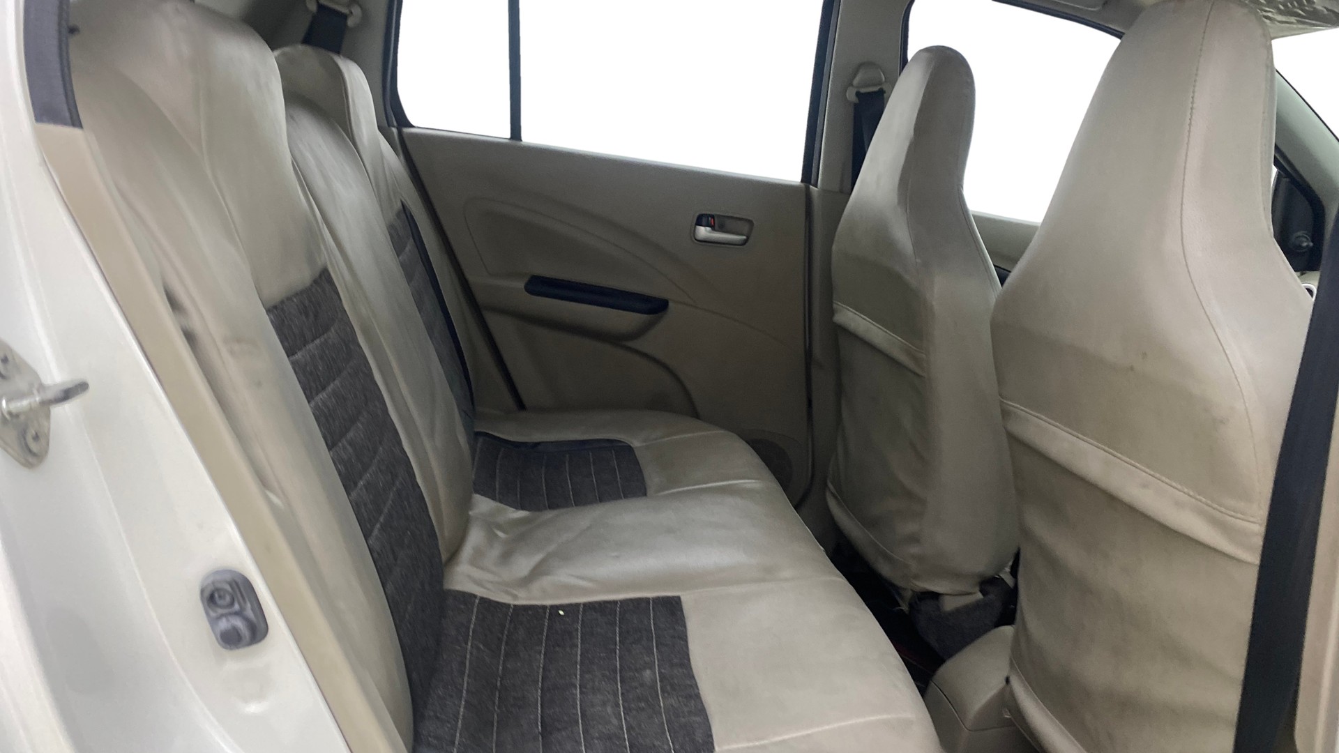 View 2017 Maruti Suzuki 1000 Base Variant Image 28 Used 2017 Maruti Suzuki 1000 Base Variant Image 28