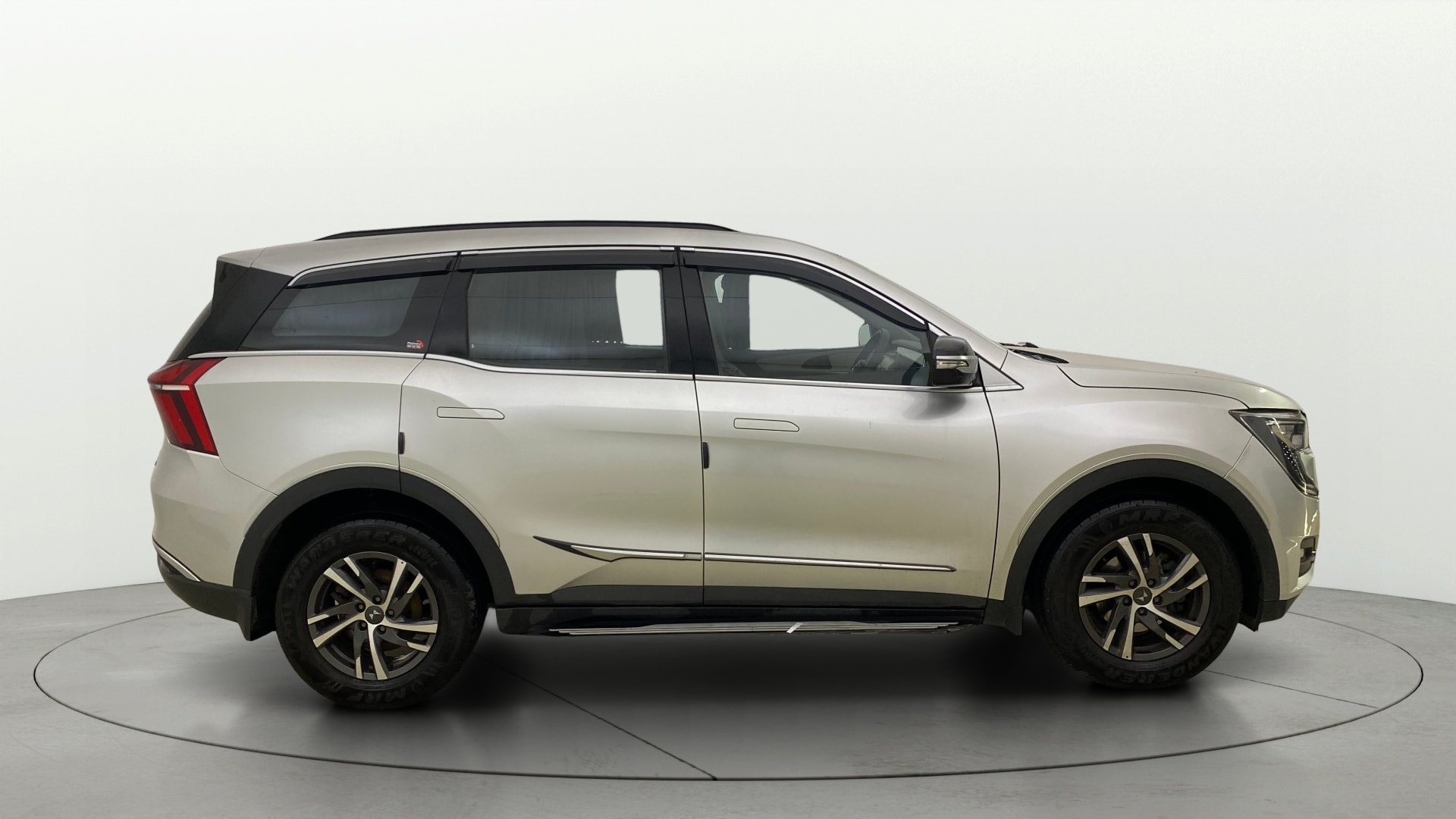 Used 2022 Mahindra XUV700 Used 2022 Mahindra XUV700