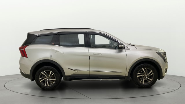 View Mahindra XUV700 Image 8 Used Mahindra XUV700 Image 8