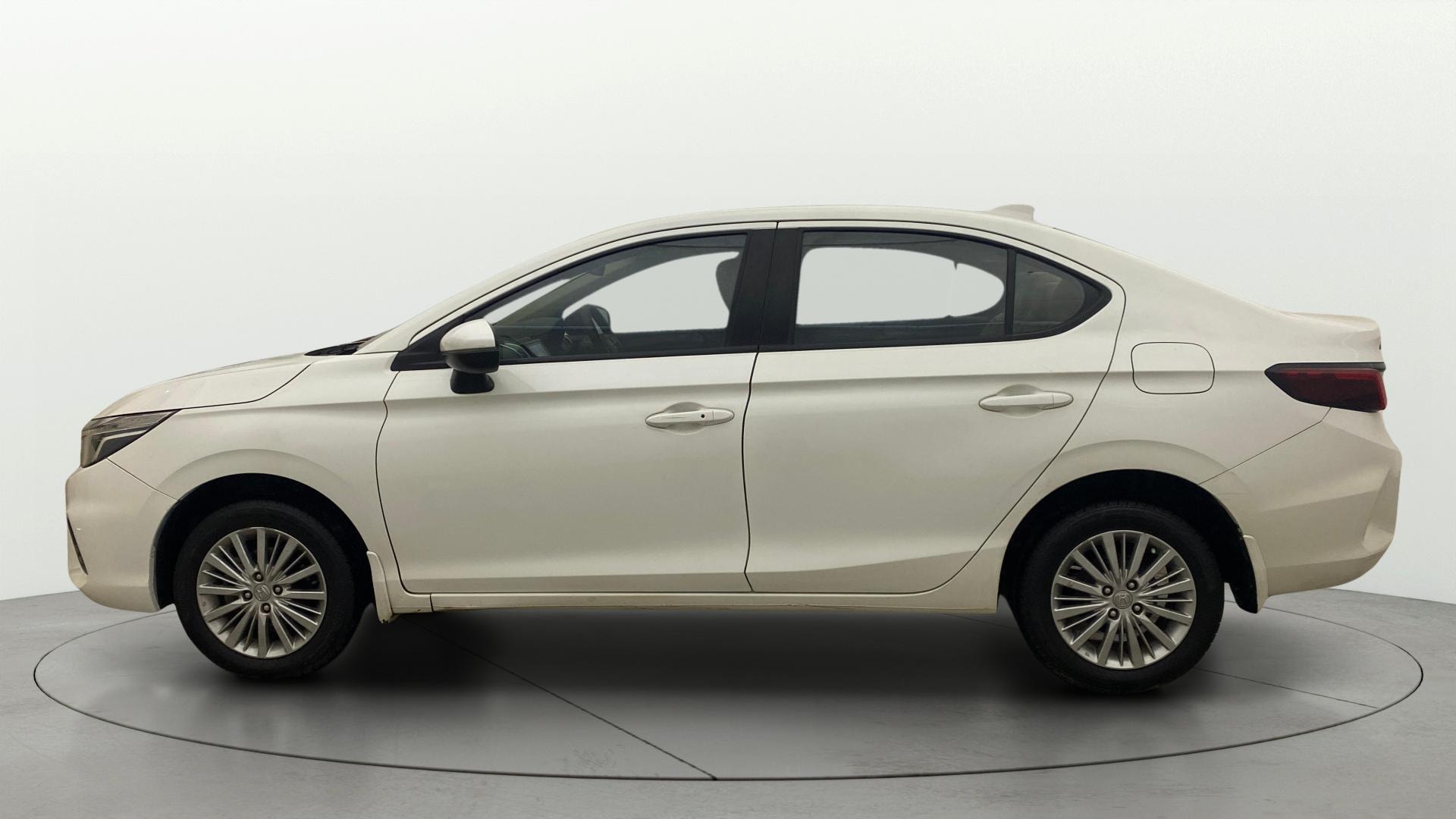 View 2022 Honda City ZX MT Diesel Anniversary Edition Image 26 Used 2022 Honda City ZX MT Diesel Anniversary Edition Image 26
