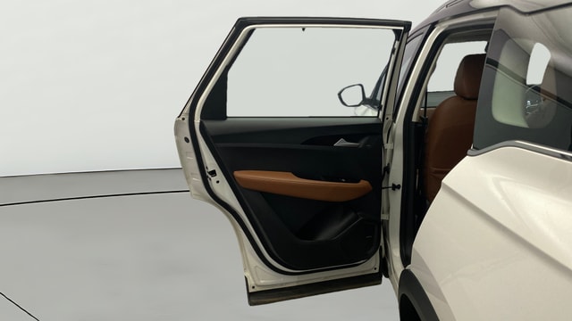 View MG Hector Plus Image 16 Used MG Hector Plus Image 16