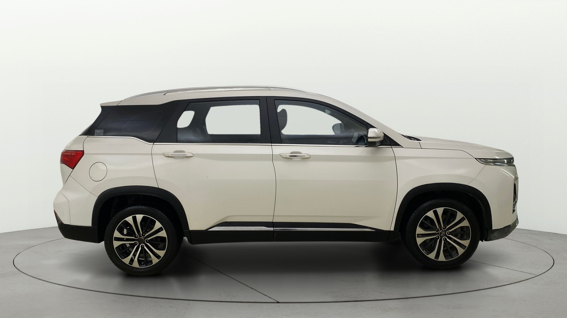 View 2024 MG Hector Plus Savvy Pro 7 Seater CVT Petrol Image 29 Used 2024 MG Hector Plus Savvy Pro 7 Seater CVT Petrol Image 29