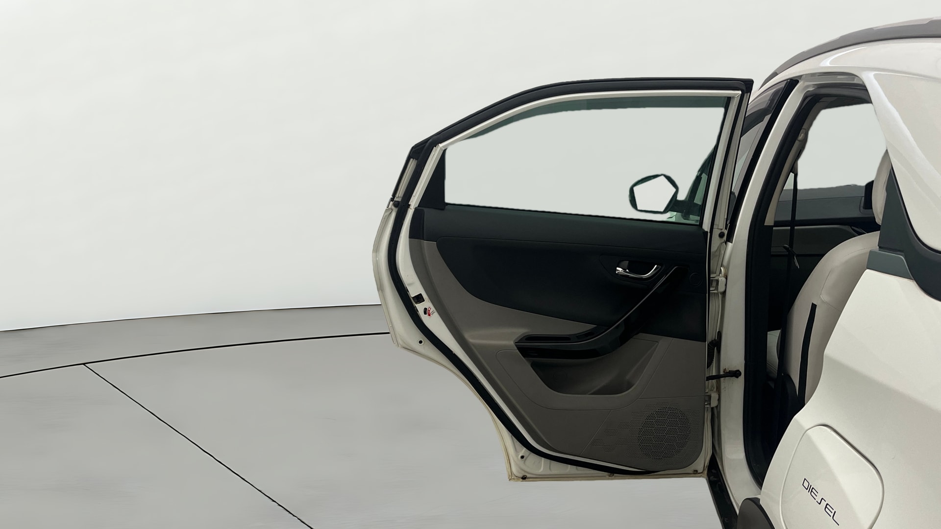 View 2019 Tata Nexon Revotorq XT Image 22 Used 2019 Tata Nexon Revotorq XT Image 22