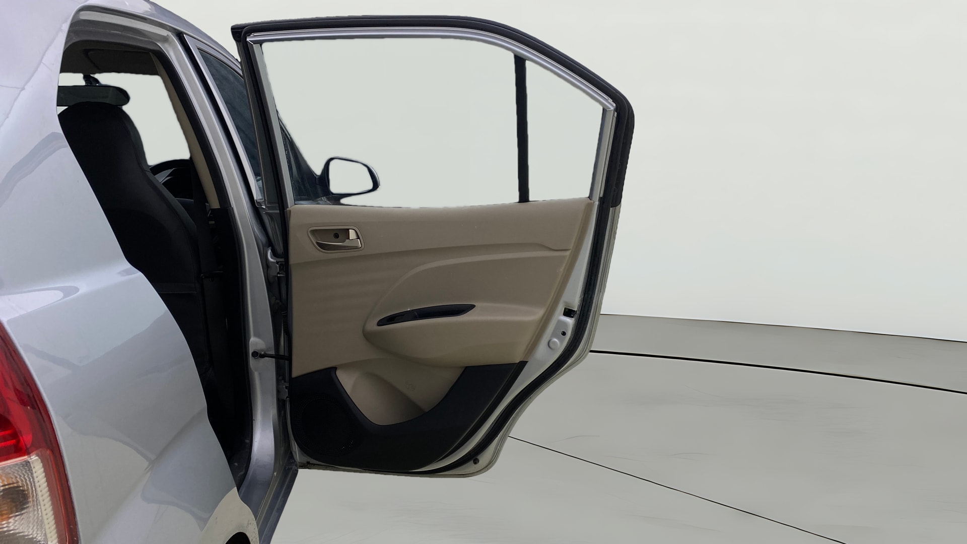 View 2019 Hyundai New Santro D-Lite Petrol Image 7 Used 2019 Hyundai New Santro D-Lite Petrol Image 7