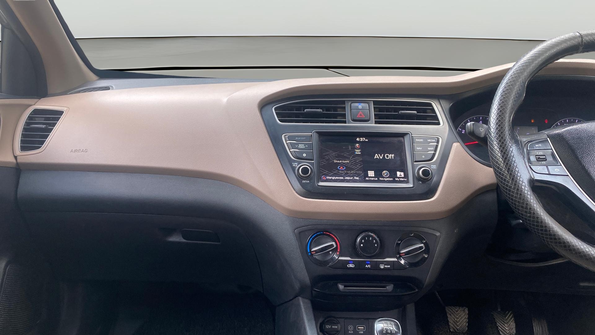 View 2020 Hyundai Elite i20 1.2 Sportz Plus Petrol Image 17 Used 2020 Hyundai Elite i20 1.2 Sportz Plus Petrol Image 17