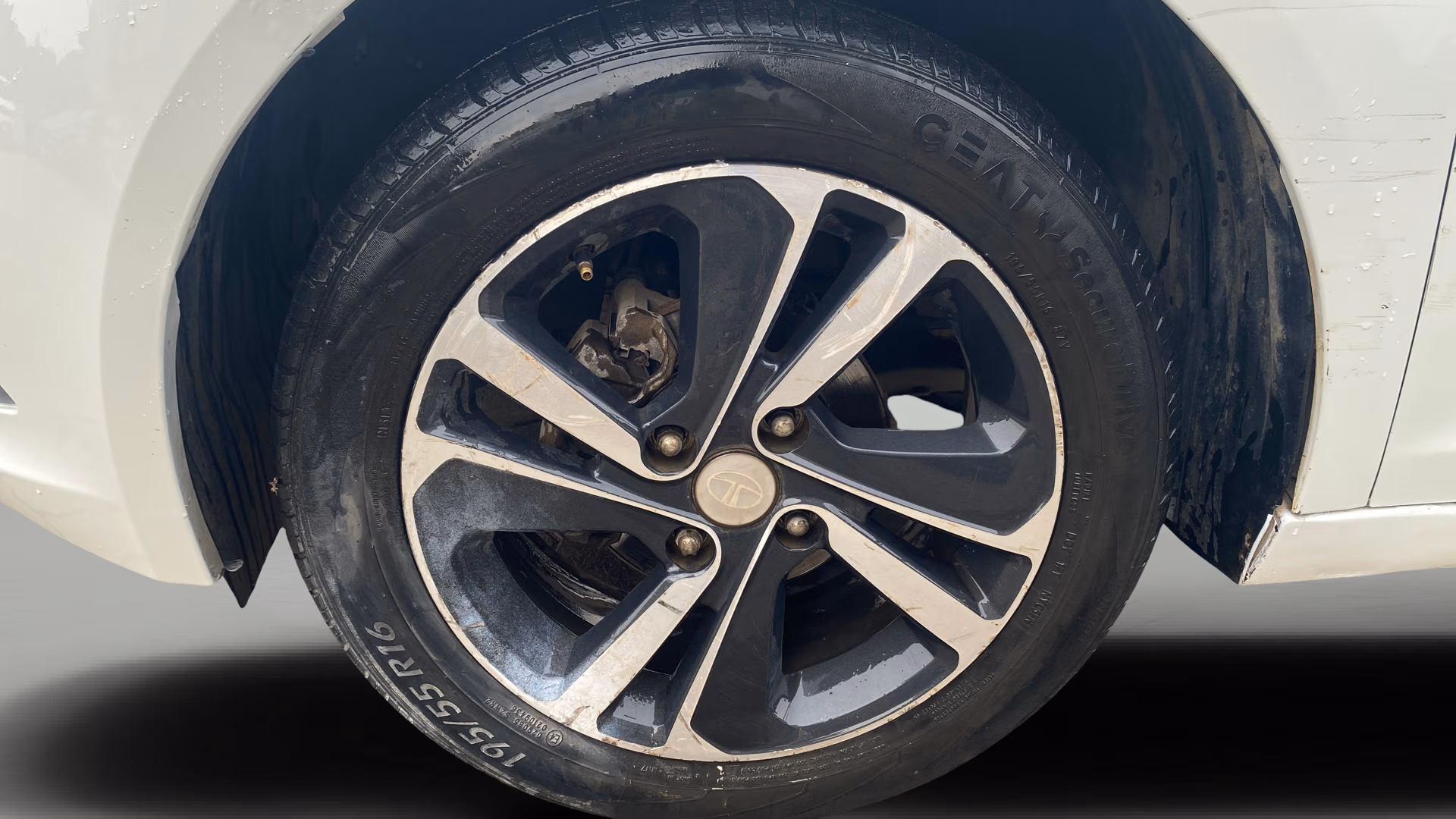 View 2022 Tata Altroz XZ Petrol Image 28 Used 2022 Tata Altroz XZ Petrol Image 28