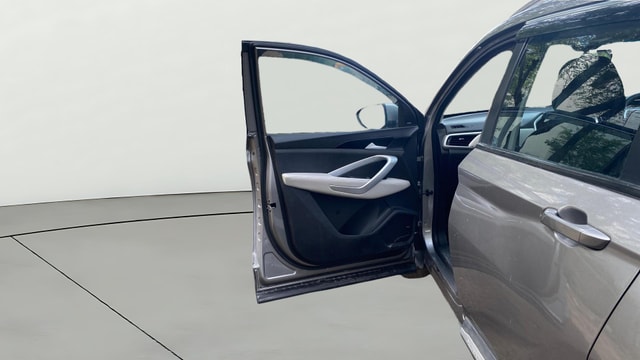 View MG Hector Plus Image 32 Used MG Hector Plus Image 32