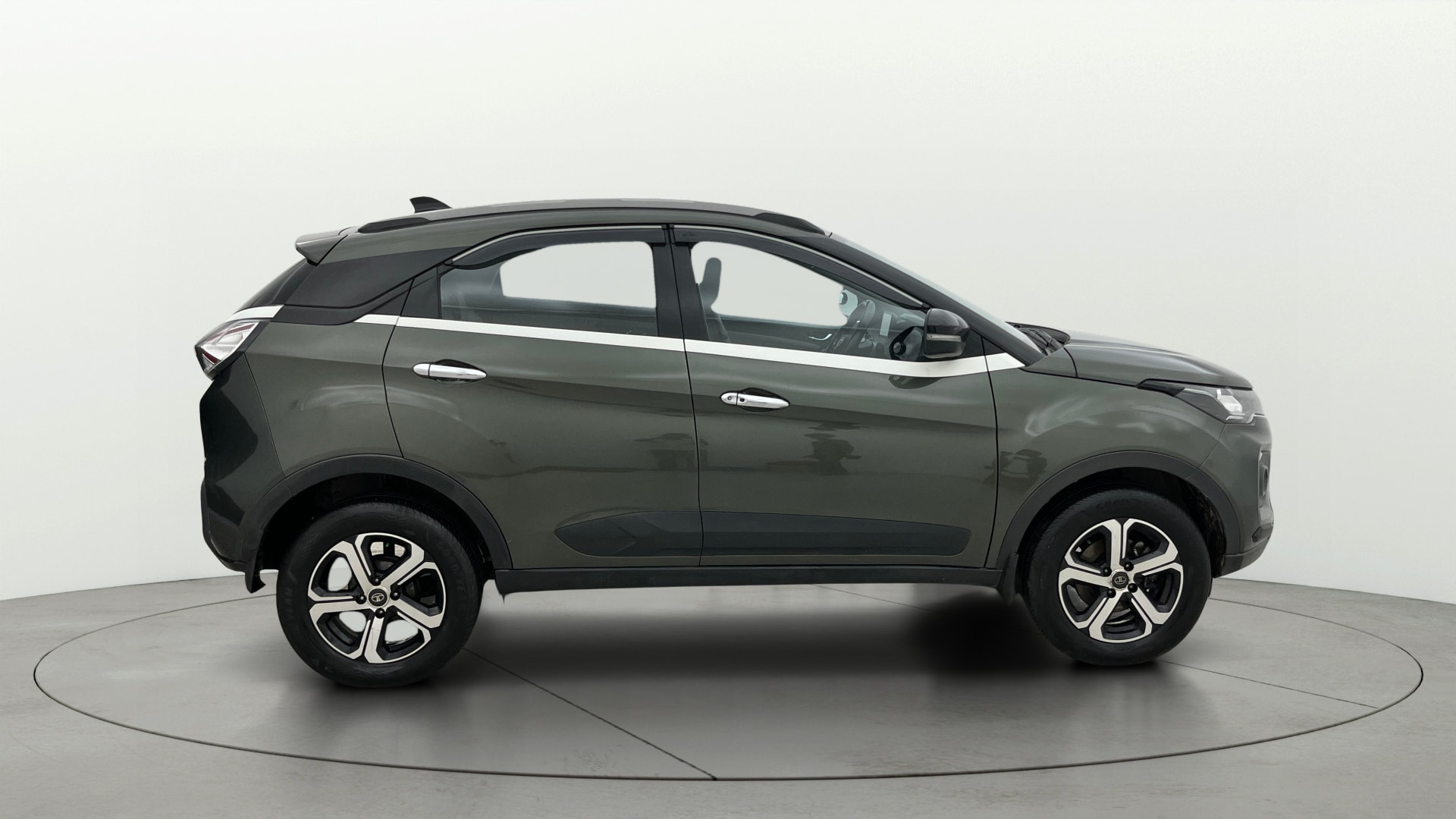 View 2022 Tata Nexon Revotron XE Image 28 Used 2022 Tata Nexon Revotron XE Image 28