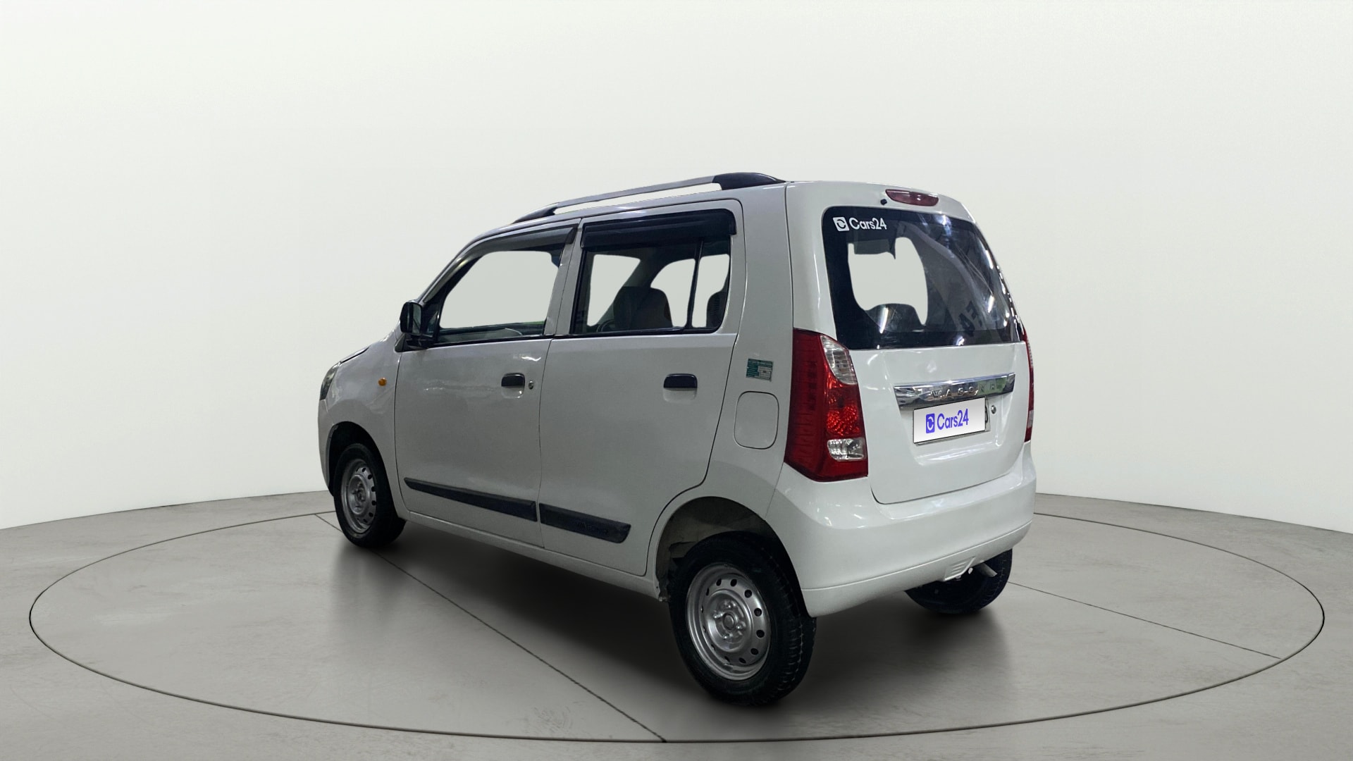 View 2016 Maruti Suzuki 1000 Base Variant Image 2 Used 2016 Maruti Suzuki 1000 Base Variant Image 2