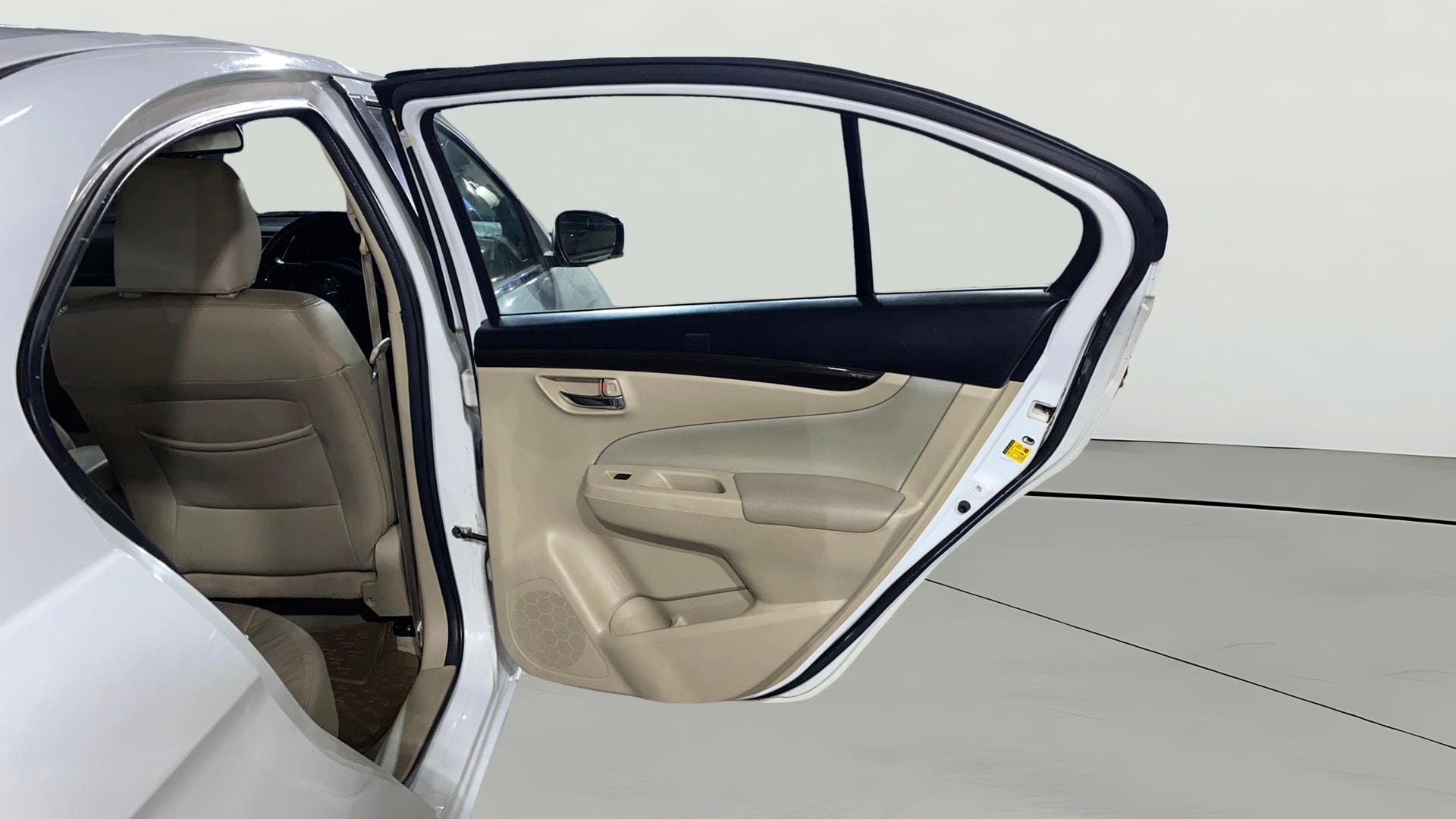 View 2017 Maruti Suzuki 1000 Base Variant Image 7 Used 2017 Maruti Suzuki 1000 Base Variant Image 7