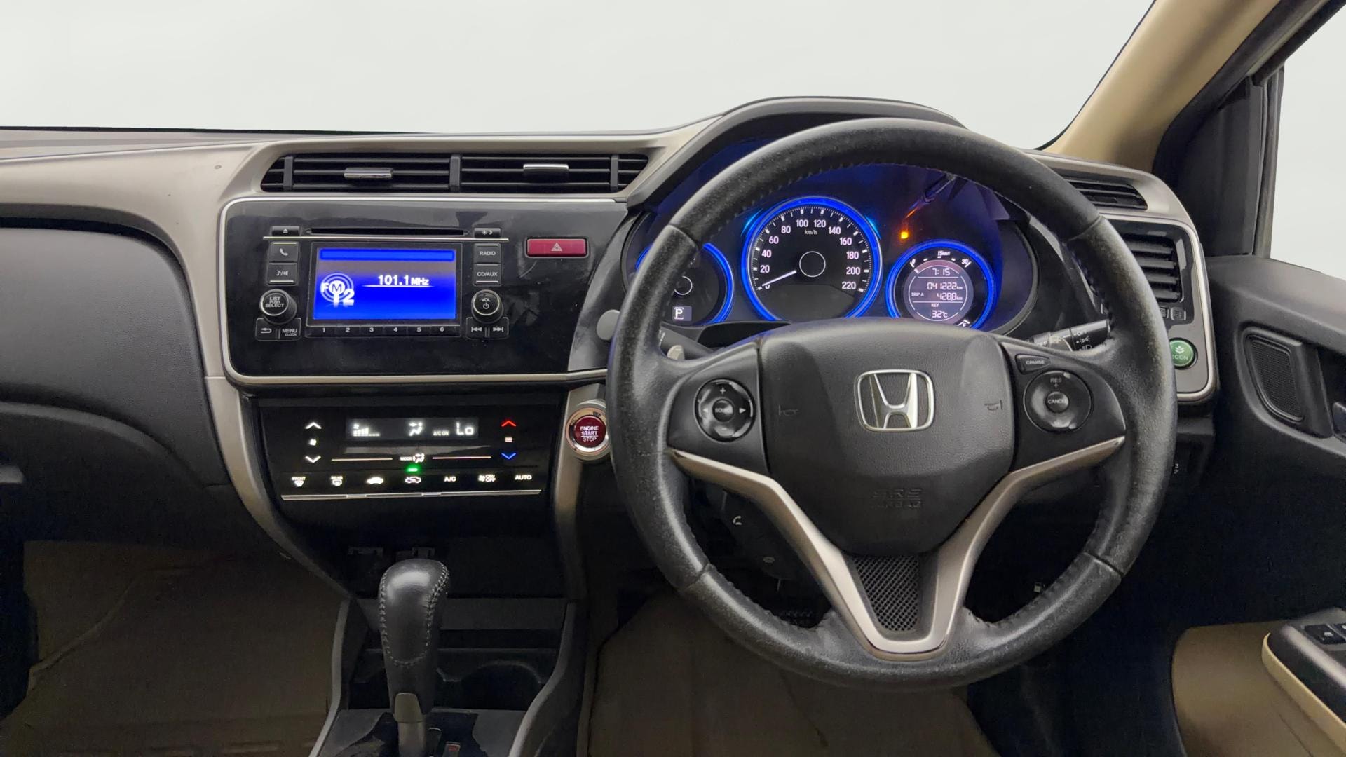View 2017 Honda City ZX MT Diesel Anniversary Edition Image 13 Used 2017 Honda City ZX MT Diesel Anniversary Edition Image 13