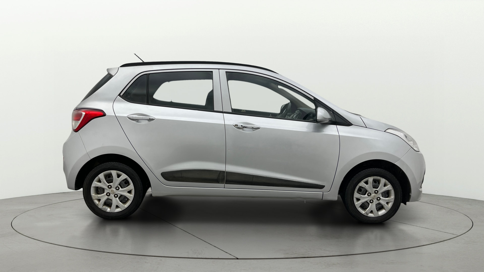 View 2013 Hyundai Grand i10 Sportz 1.2 Kappa Image 8 Used 2013 Hyundai Grand i10 Sportz 1.2 Kappa Image 8
