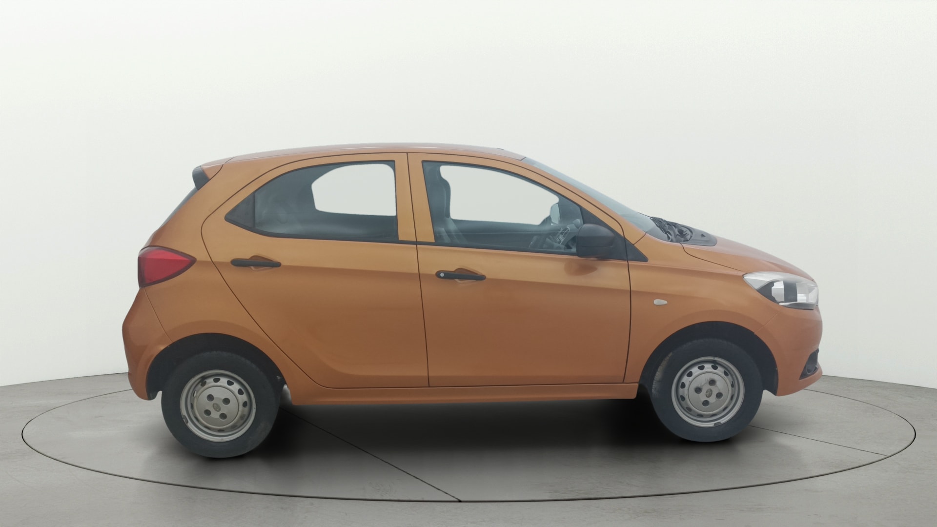View 2018 Tata Tiago Revotorq XB Image 25 Used 2018 Tata Tiago Revotorq XB Image 25