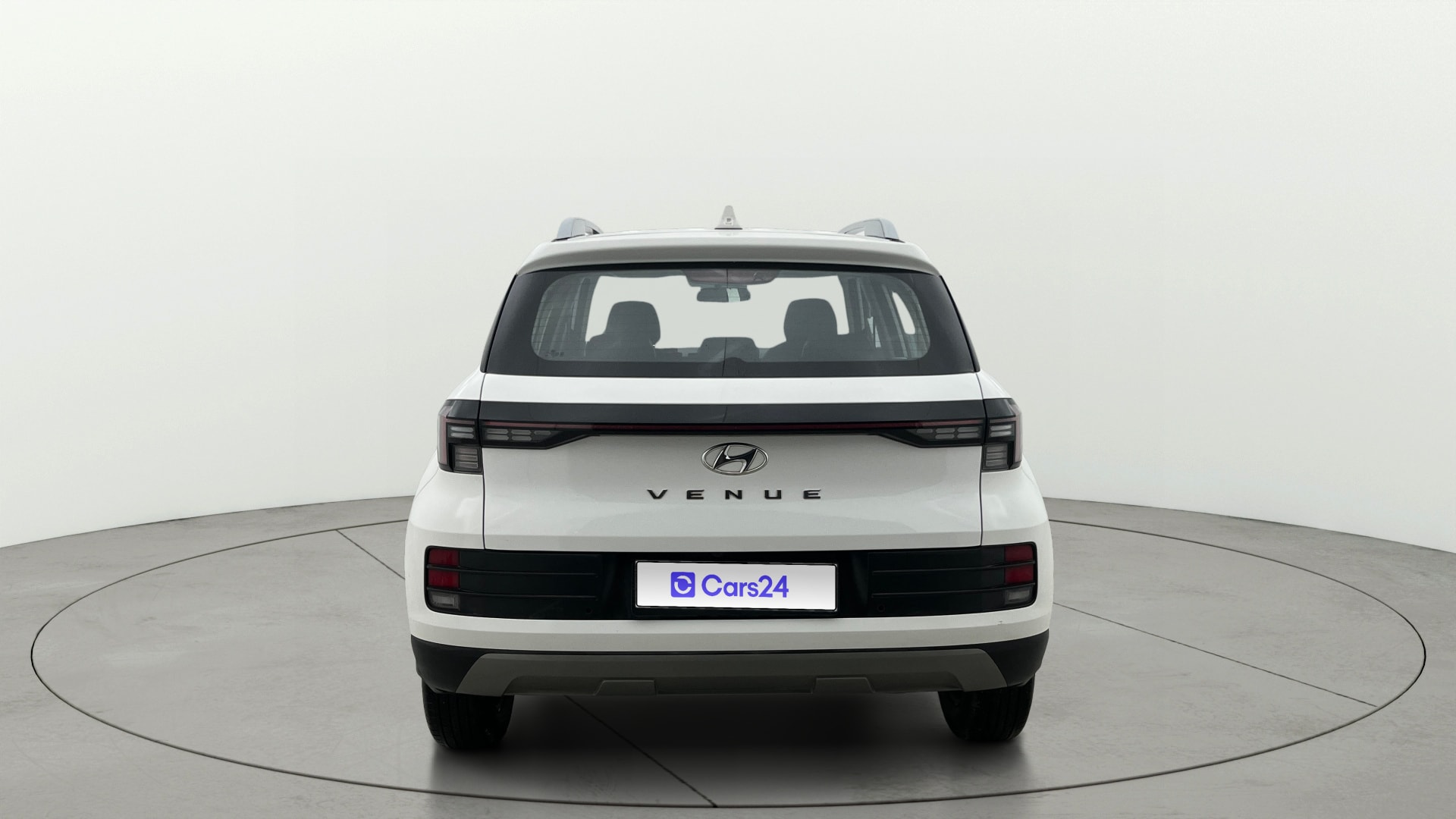 View 2024 Hyundai Venue S(O) Plus 1.2 Petrol MT Image 40 Used 2024 Hyundai Venue S(O) Plus 1.2 Petrol MT Image 40