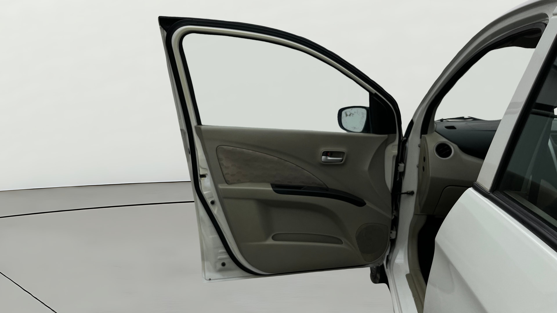 View 2015 Maruti Suzuki 1000 Base Variant Image 30 Used 2015 Maruti Suzuki 1000 Base Variant Image 30