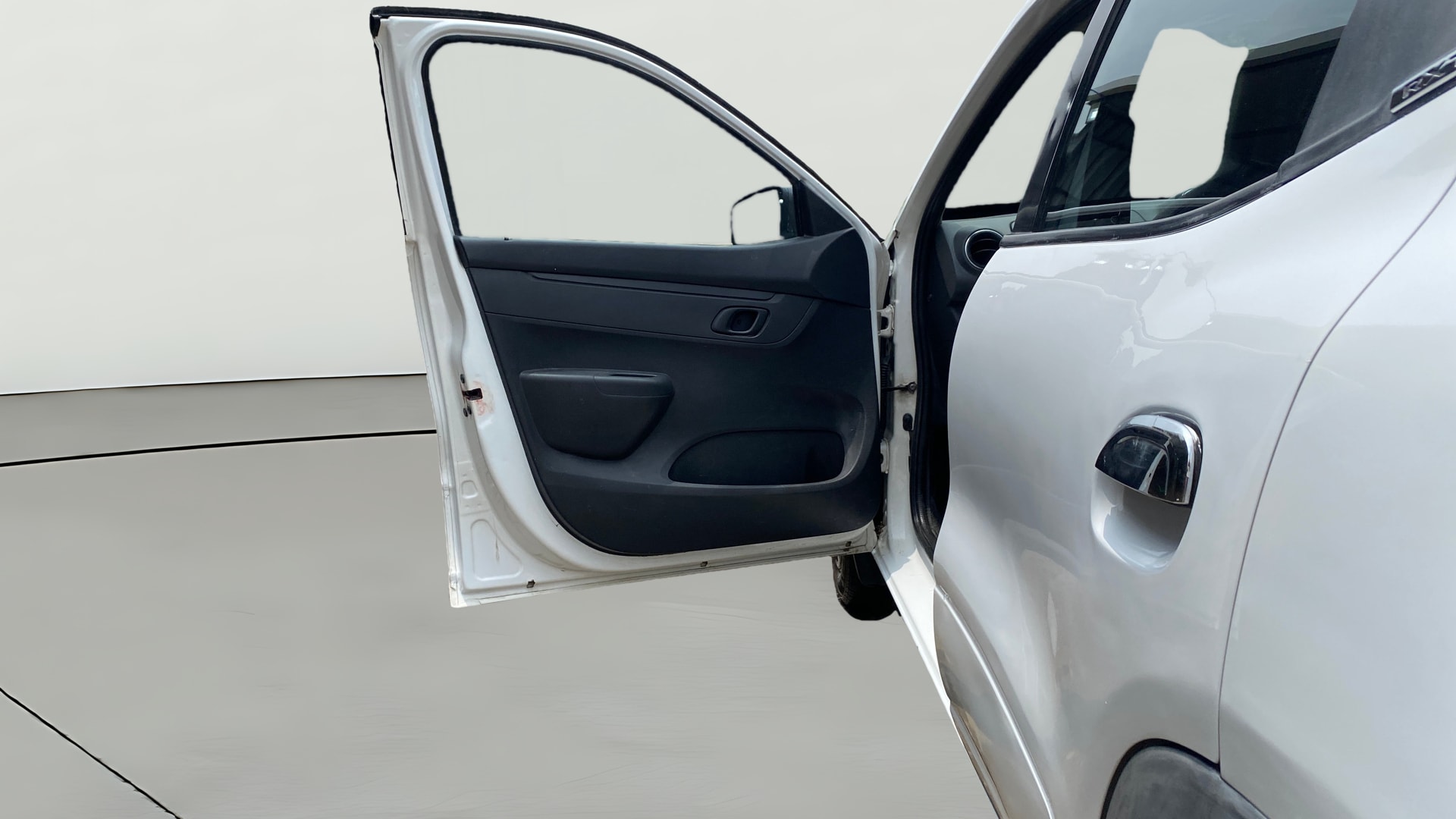 View 2016 Renault Kwid RXT 1.0 Image 30 Used 2016 Renault Kwid RXT 1.0 Image 30