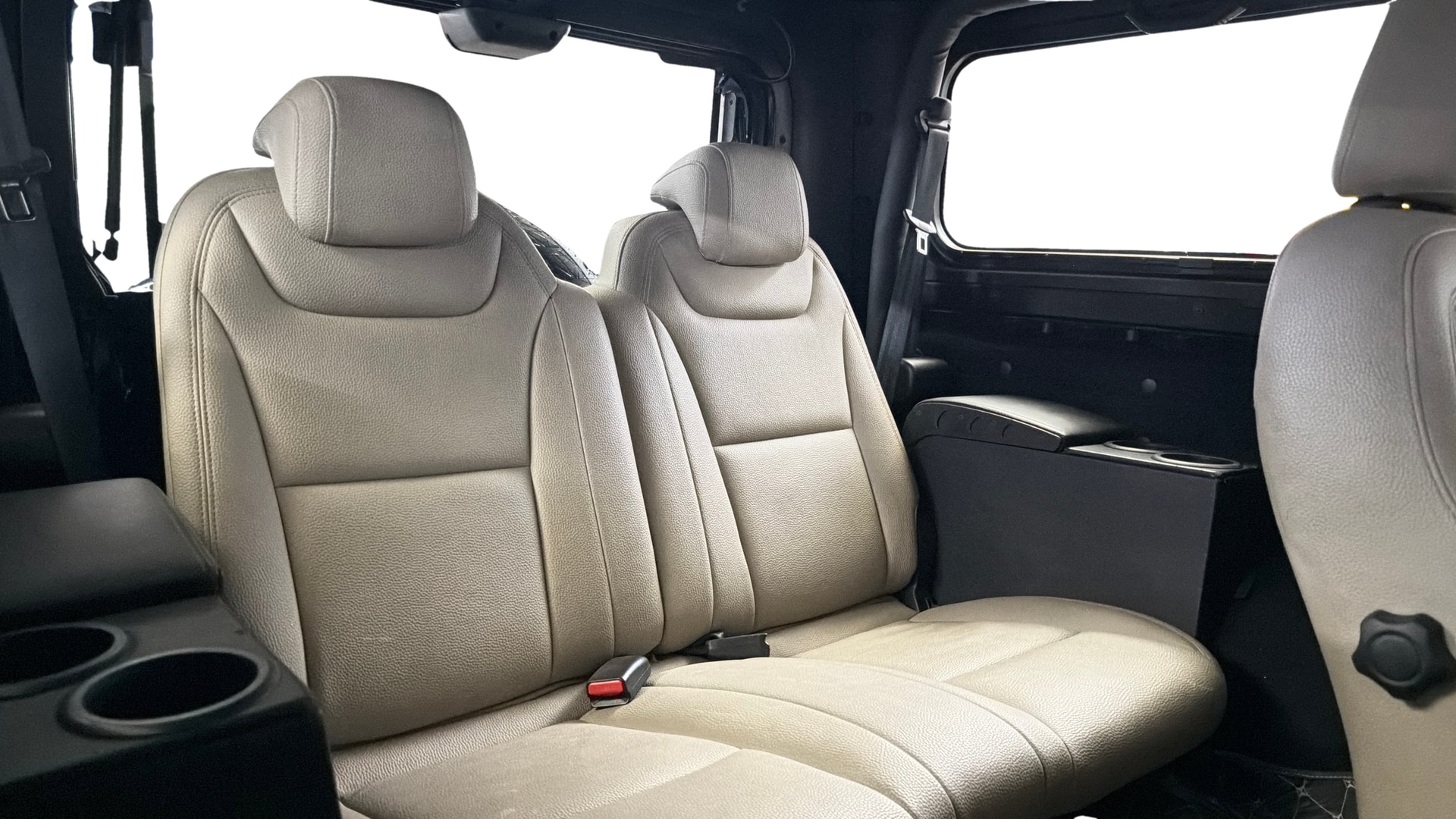 View 2021 Mahindra Thar AX Standard Manual Soft Top 6 Seater Image 32 Used 2021 Mahindra Thar AX Standard Manual Soft Top 6 Seater Image 32