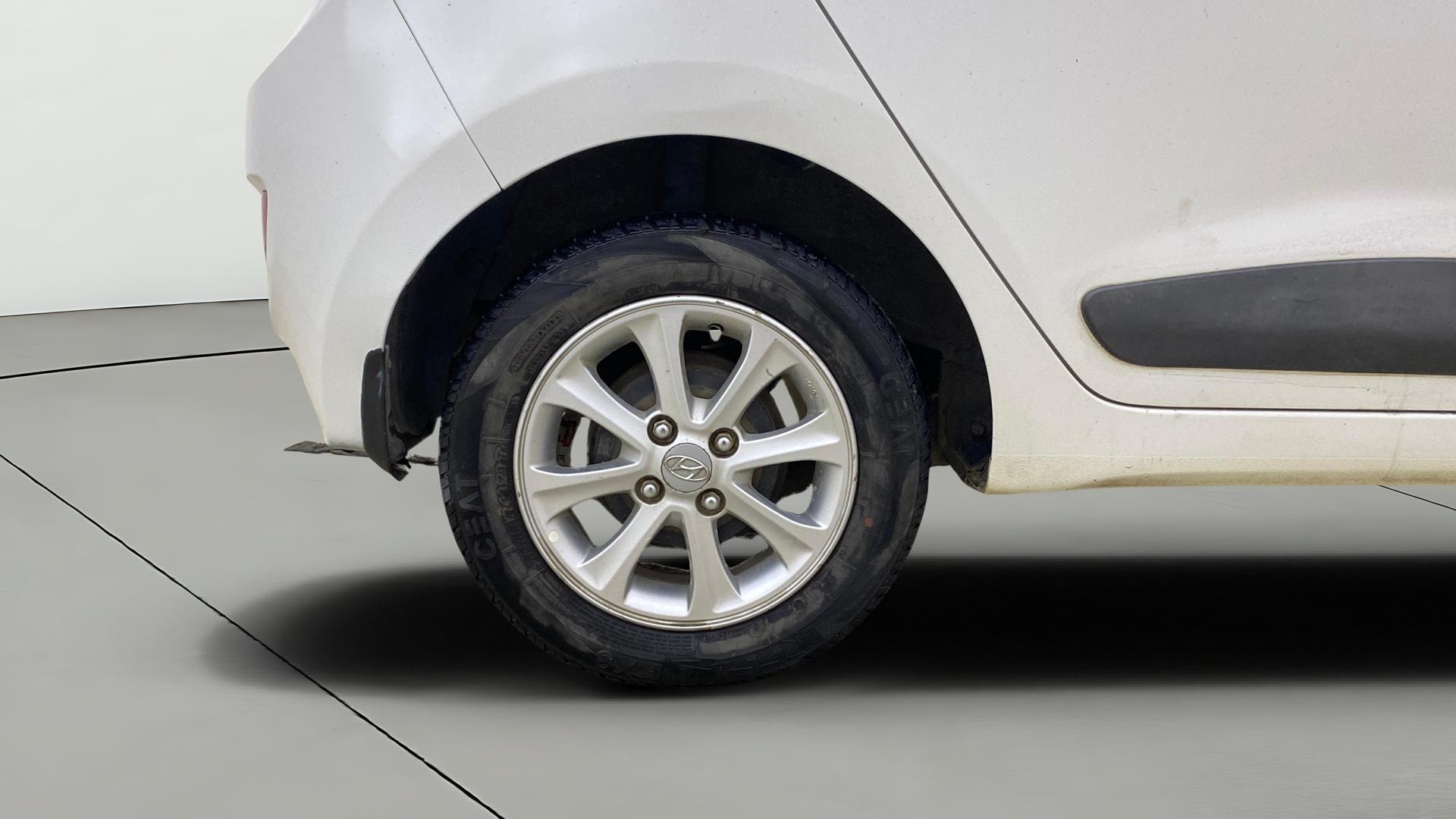 View 2013 Hyundai Grand i10 1.2 Asta Petrol Image 23 Used 2013 Hyundai Grand i10 1.2 Asta Petrol Image 23