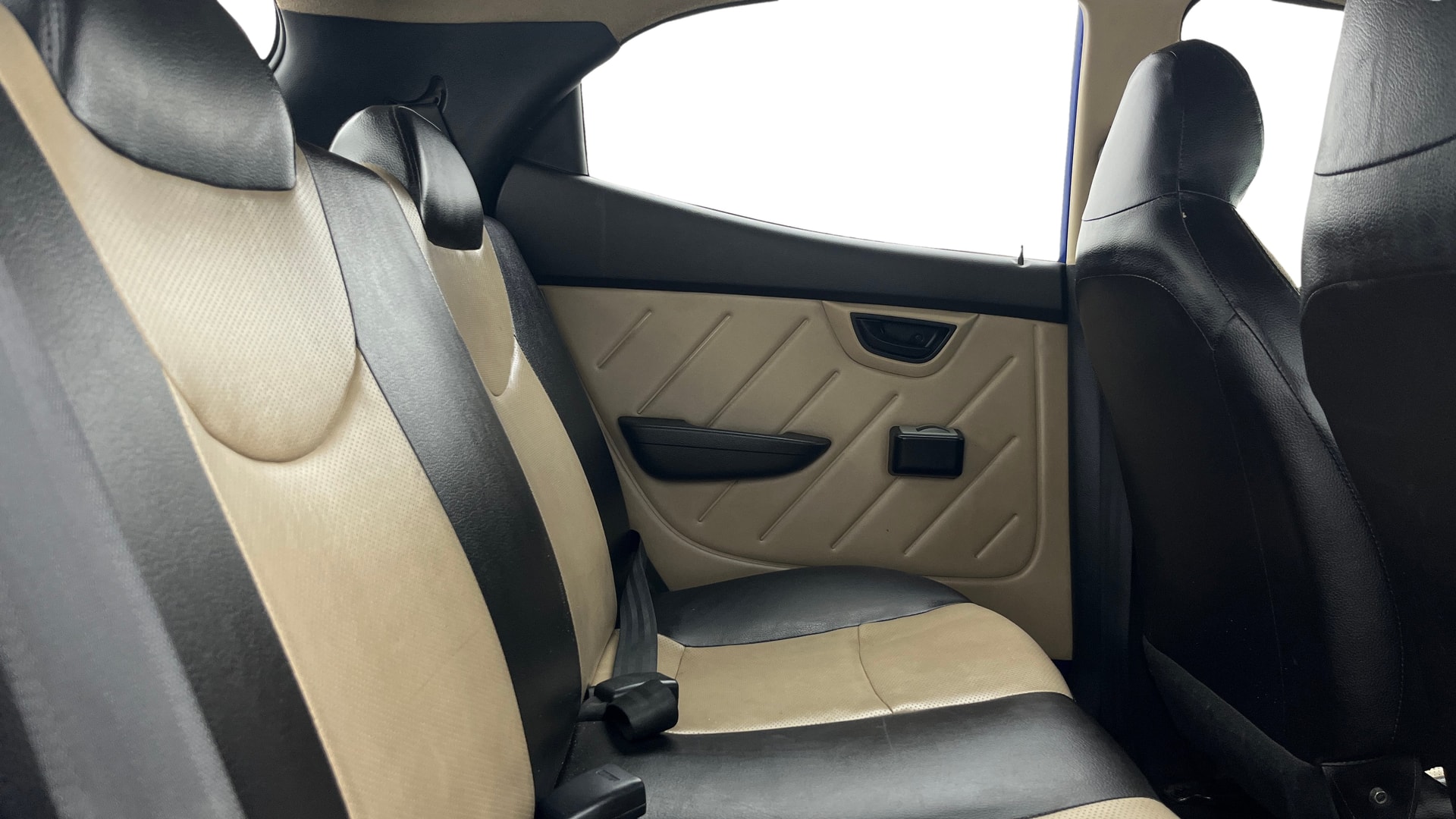 View 2014 Hyundai EON D-Lite Plus Image 29 Used 2014 Hyundai EON D-Lite Plus Image 29