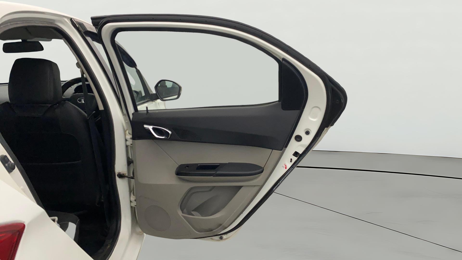 View 2019 Tata Tiago Revotorq XB Image 7 Used 2019 Tata Tiago Revotorq XB Image 7