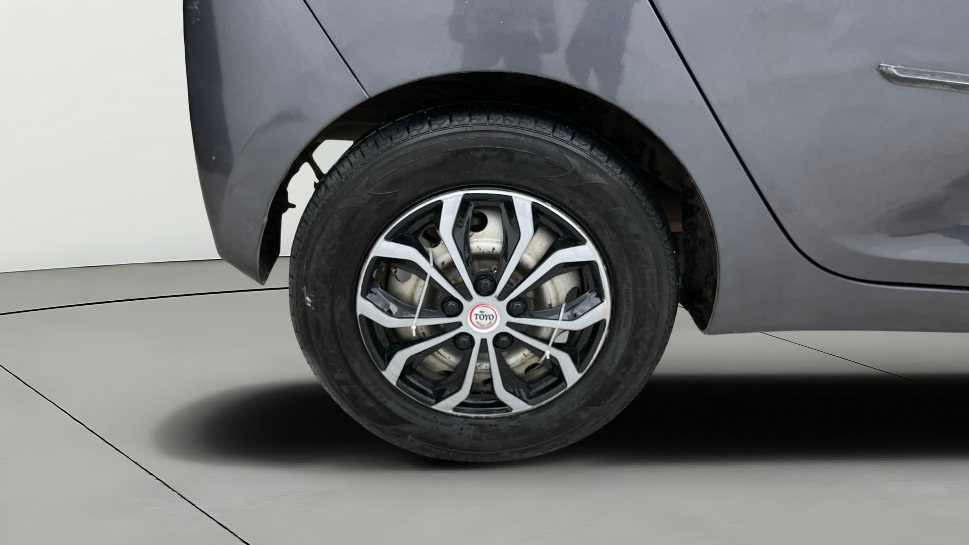 View 2017 Hyundai EON Magna Plus Image 24 Used 2017 Hyundai EON Magna Plus Image 24