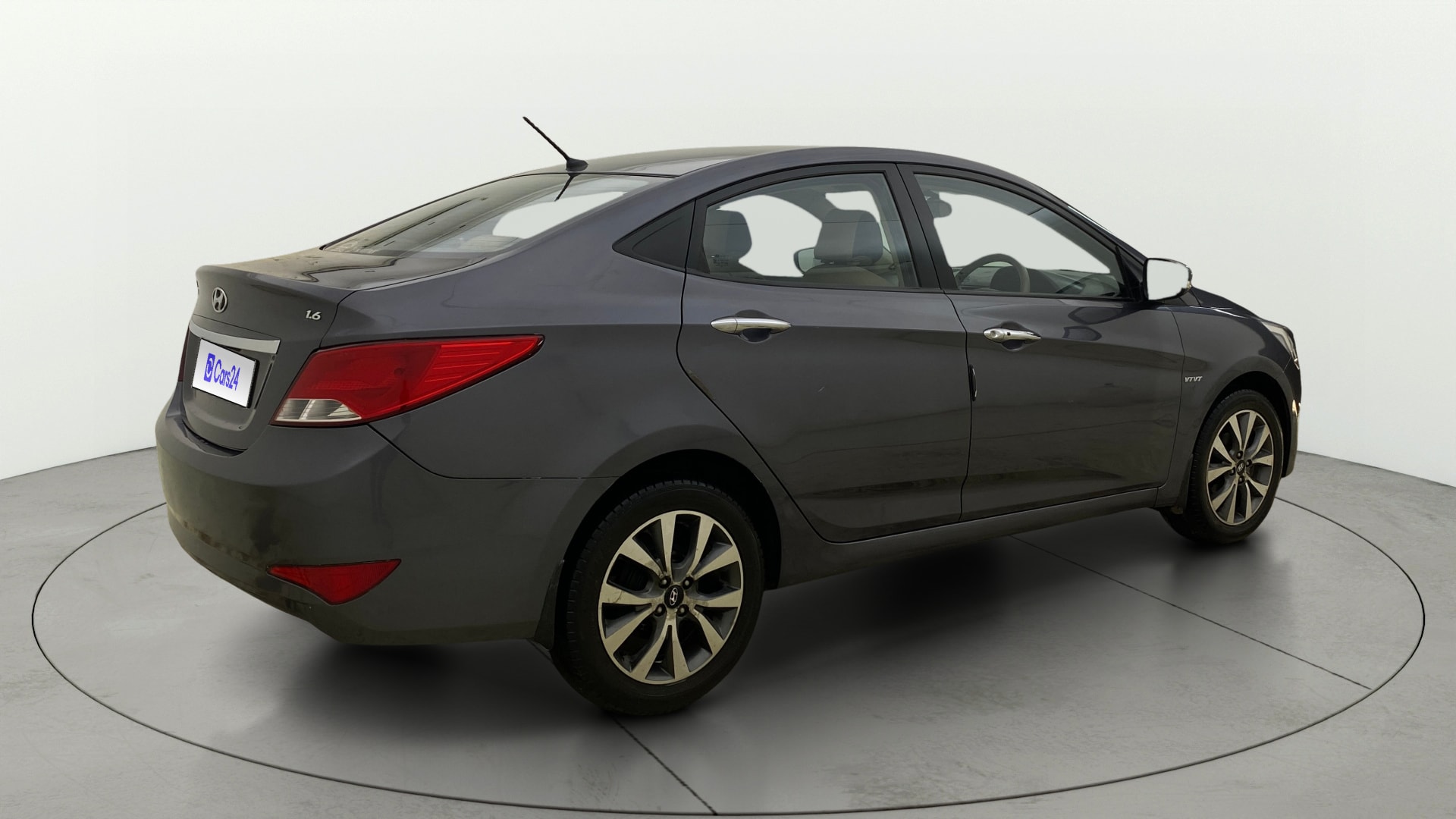 View 2015 Hyundai Fluidic Verna 1.6 VTVT S O Image 44 Used 2015 Hyundai Fluidic Verna 1.6 VTVT S O Image 44