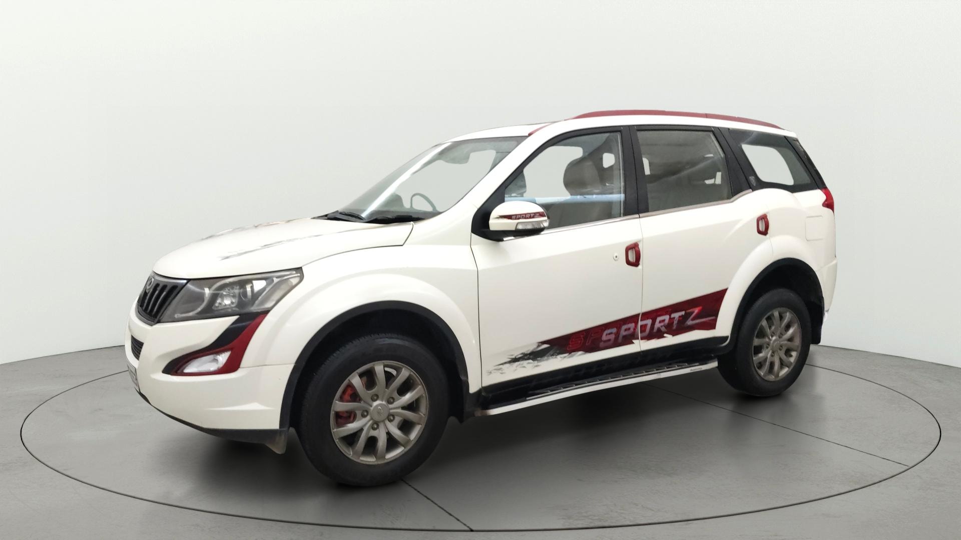 View 2017 Mahindra XUV500 G AT Image 23 Used 2017 Mahindra XUV500 G AT Image 23
