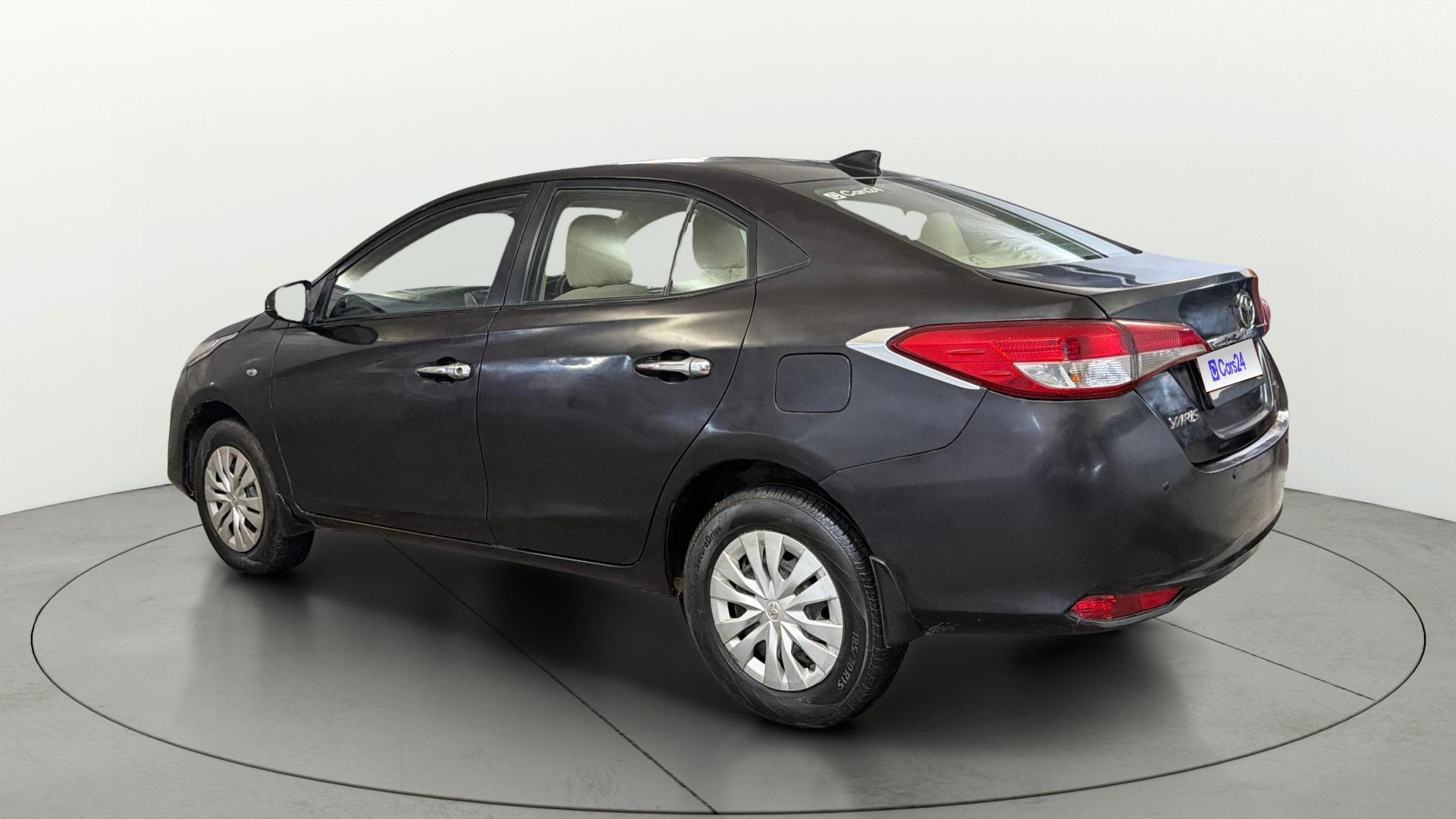 View 2019 Toyota Yaris J CVT Image 2 Used 2019 Toyota Yaris J CVT Image 2