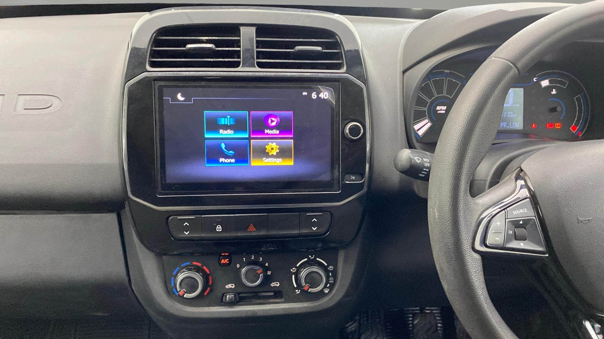 View 2023 Renault Kwid RXT 1.0 Image 17 Used 2023 Renault Kwid RXT 1.0 Image 17