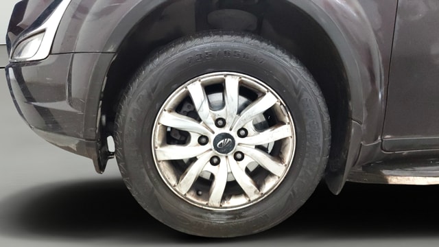 View Mahindra XUV500 Image 35 Used Mahindra XUV500 Image 35