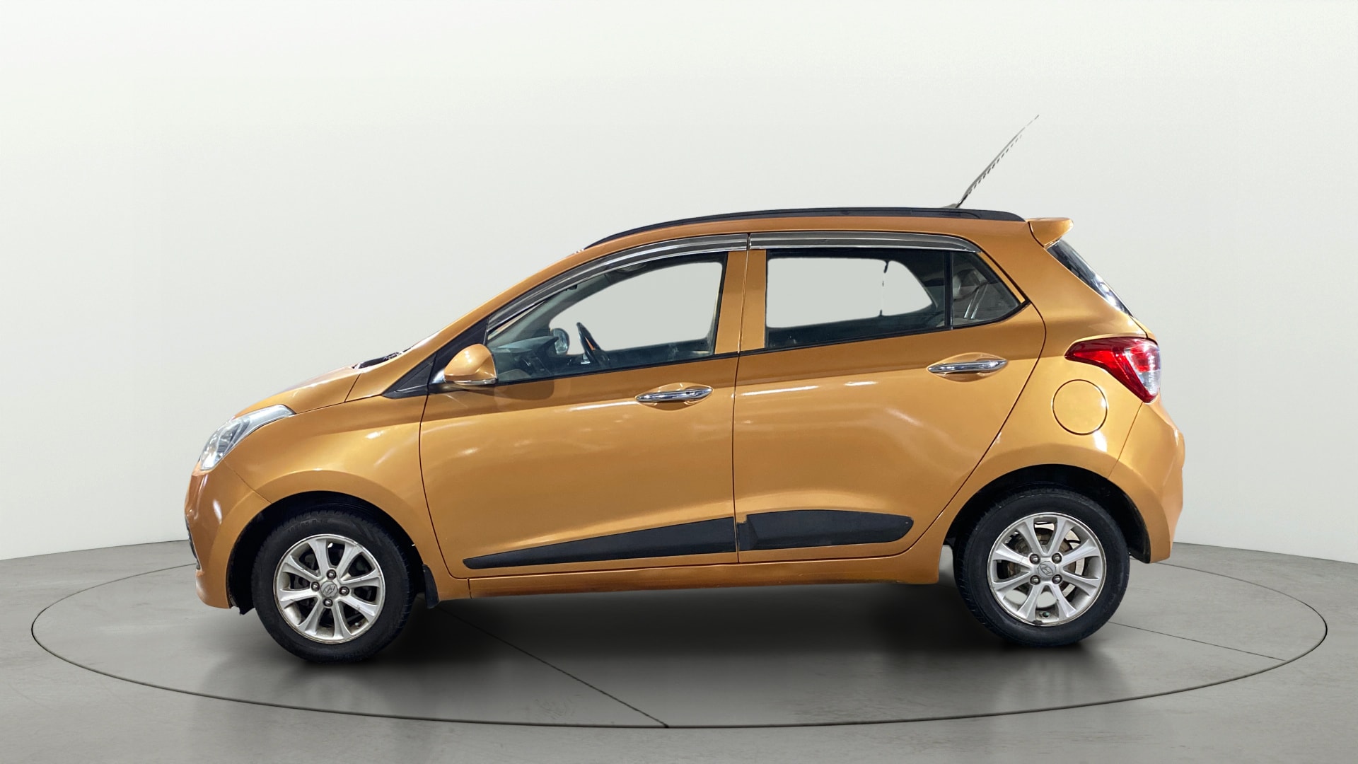 View 2015 Hyundai Grand i10 1.2 Asta Petrol Image 5 Used 2015 Hyundai Grand i10 1.2 Asta Petrol Image 5