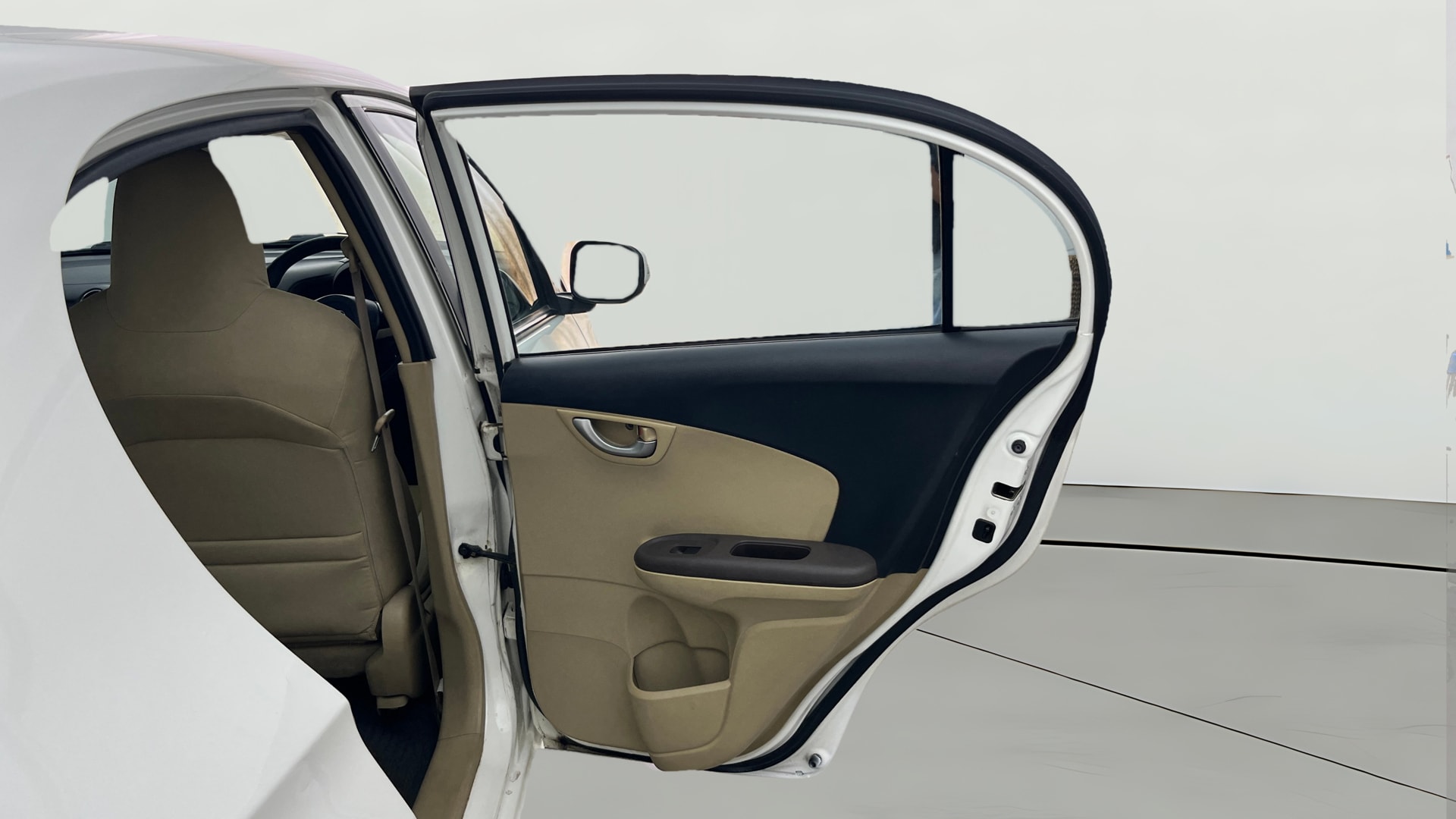 View 2013 Honda Amaze E MT Petrol BS IV Image 7 Used 2013 Honda Amaze E MT Petrol BS IV Image 7