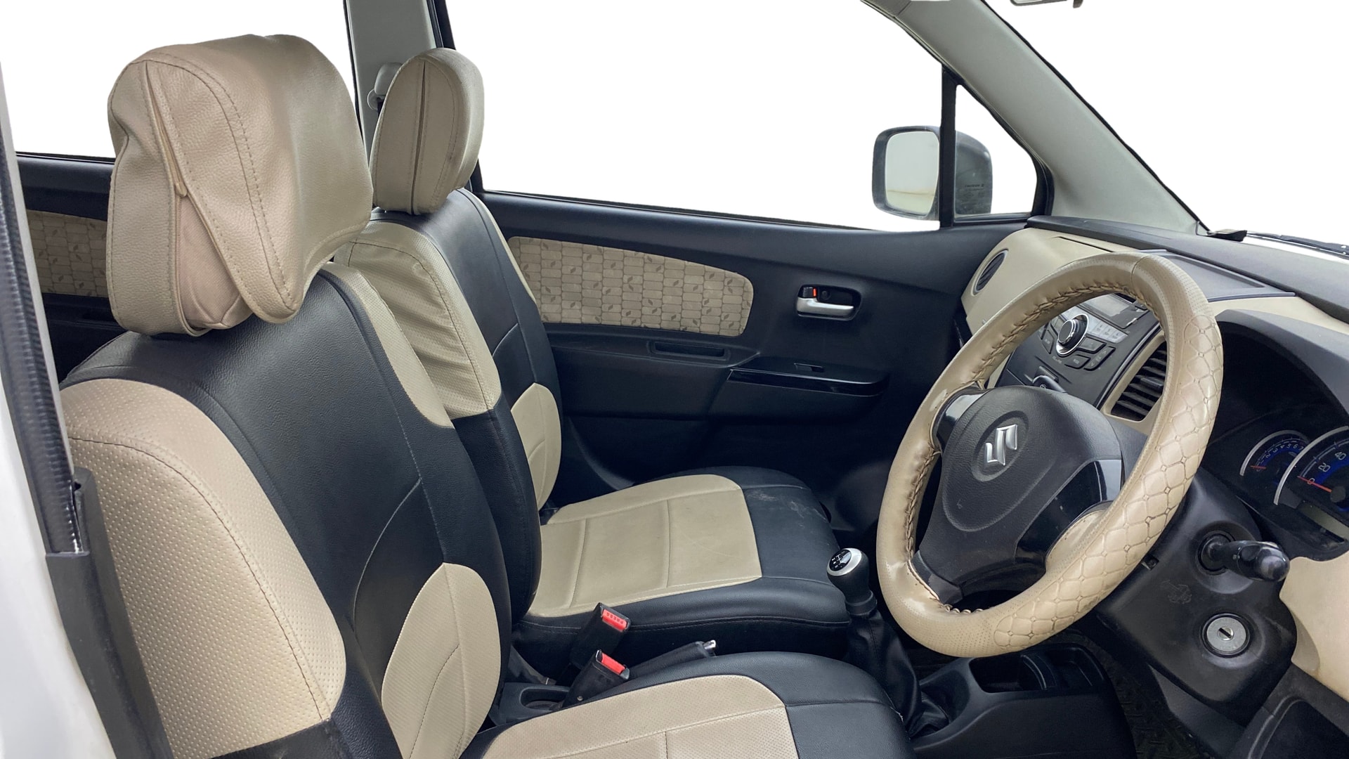 View 2017 Maruti Suzuki 1000 Base Variant Image 16 Used 2017 Maruti Suzuki 1000 Base Variant Image 16