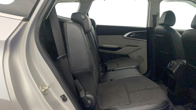 View Kia Carens Image 38 Used Kia Carens Image 38